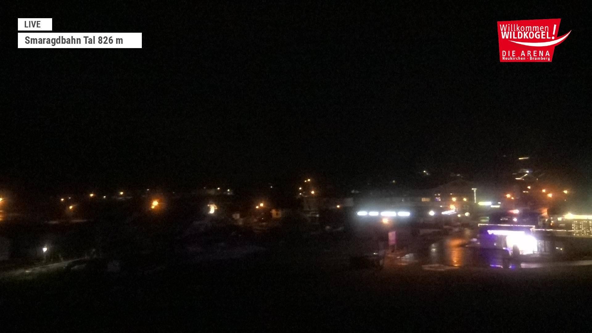 Archived image Webcam Wildkogel: Frühmesserbahn lift - mountain station