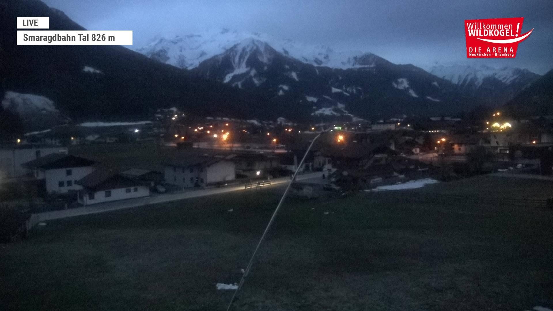 Archiv Foto Webcam Wildkogel: Frühmesserbahn - Bergstation