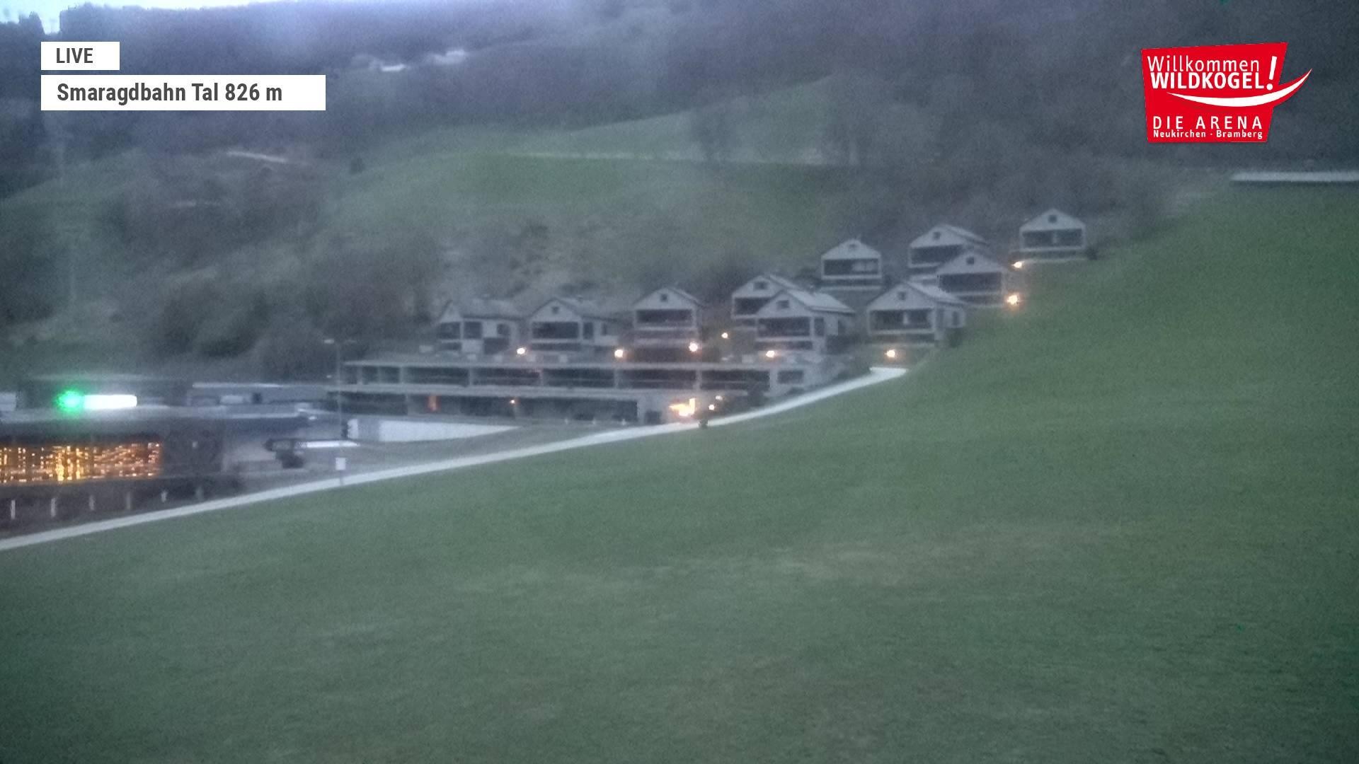 Archiv Foto Webcam Wildkogel: Frühmesserbahn - Bergstation