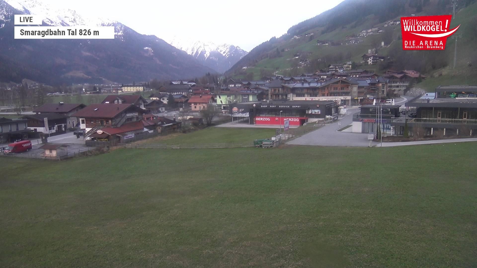 Archiv Foto Webcam Wildkogel: Frühmesserbahn - Bergstation