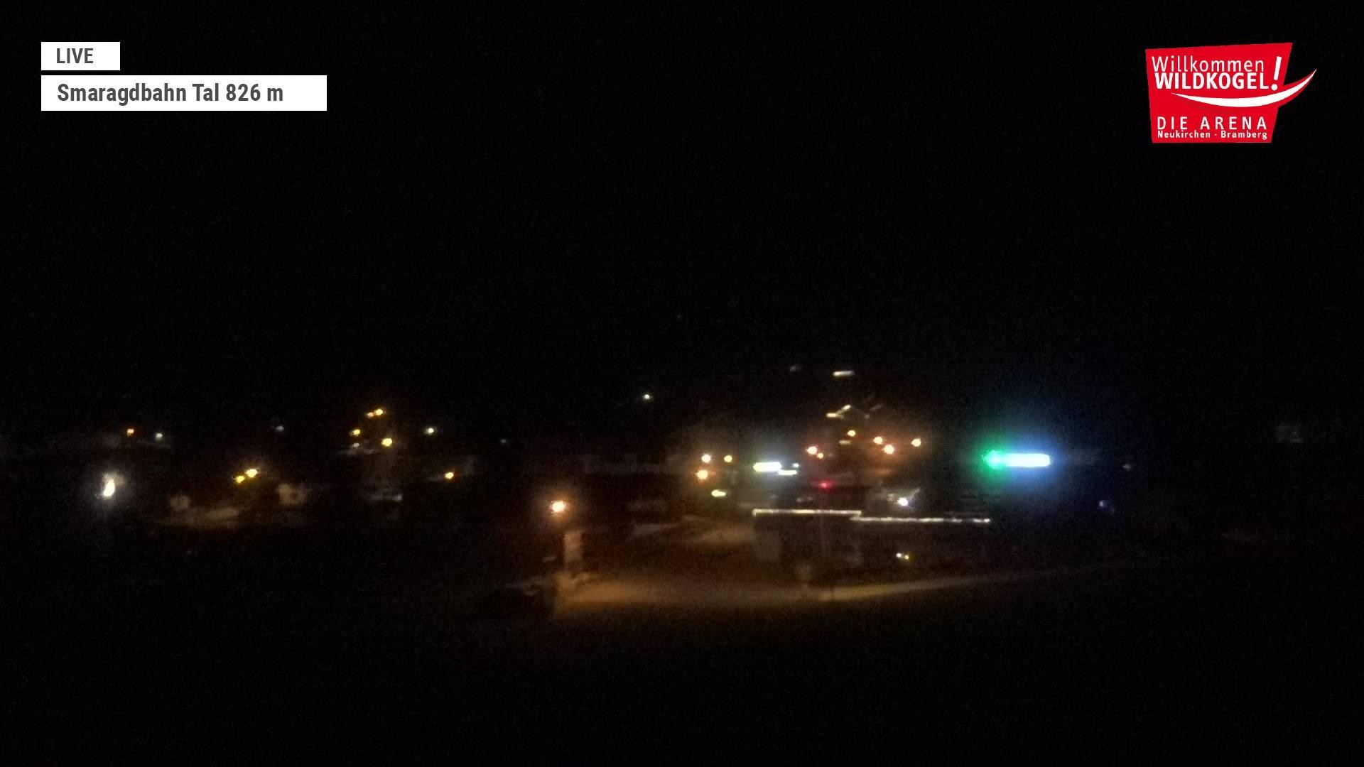 Archived image Webcam Wildkogel: Frühmesserbahn lift - mountain station