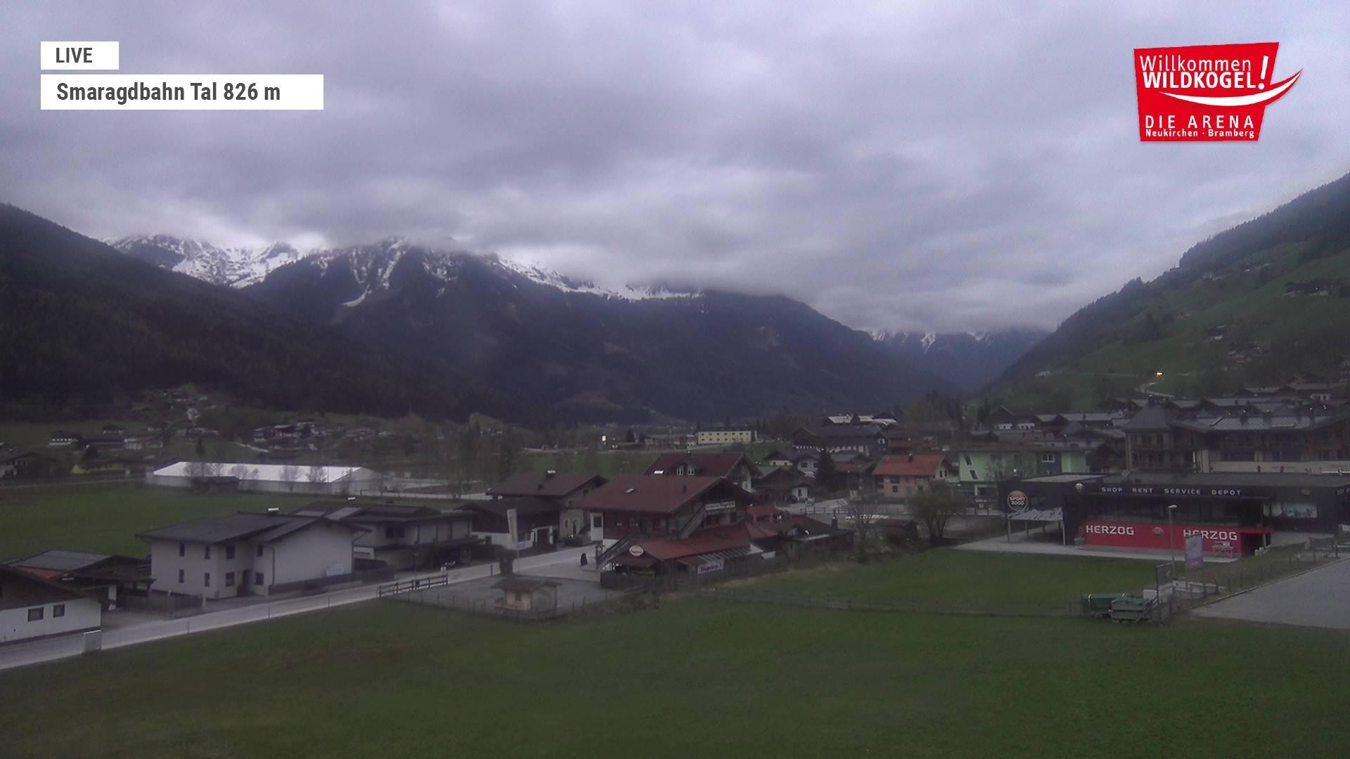 Archiv Foto Webcam Wildkogel: Frühmesserbahn - Bergstation