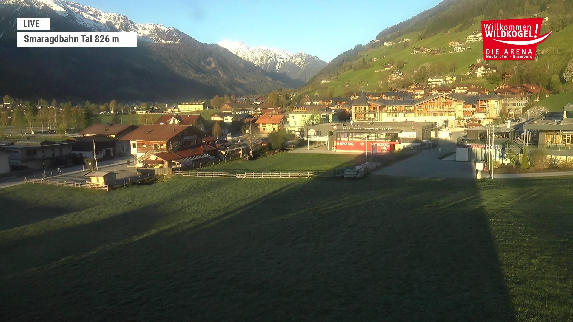 Archiv Foto Webcam Wildkogel: Frühmesserbahn - Bergstation