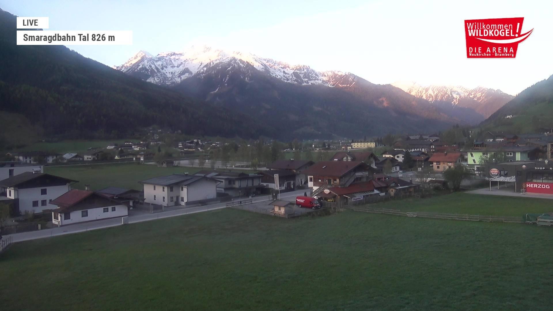 Archiv Foto Webcam Wildkogel: Frühmesserbahn - Bergstation