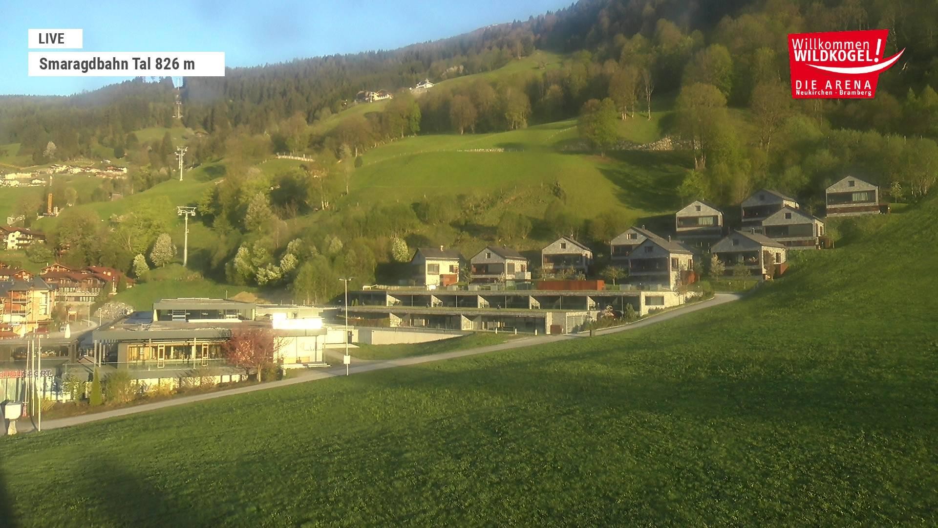 Archiv Foto Webcam Wildkogel: Frühmesserbahn - Bergstation
