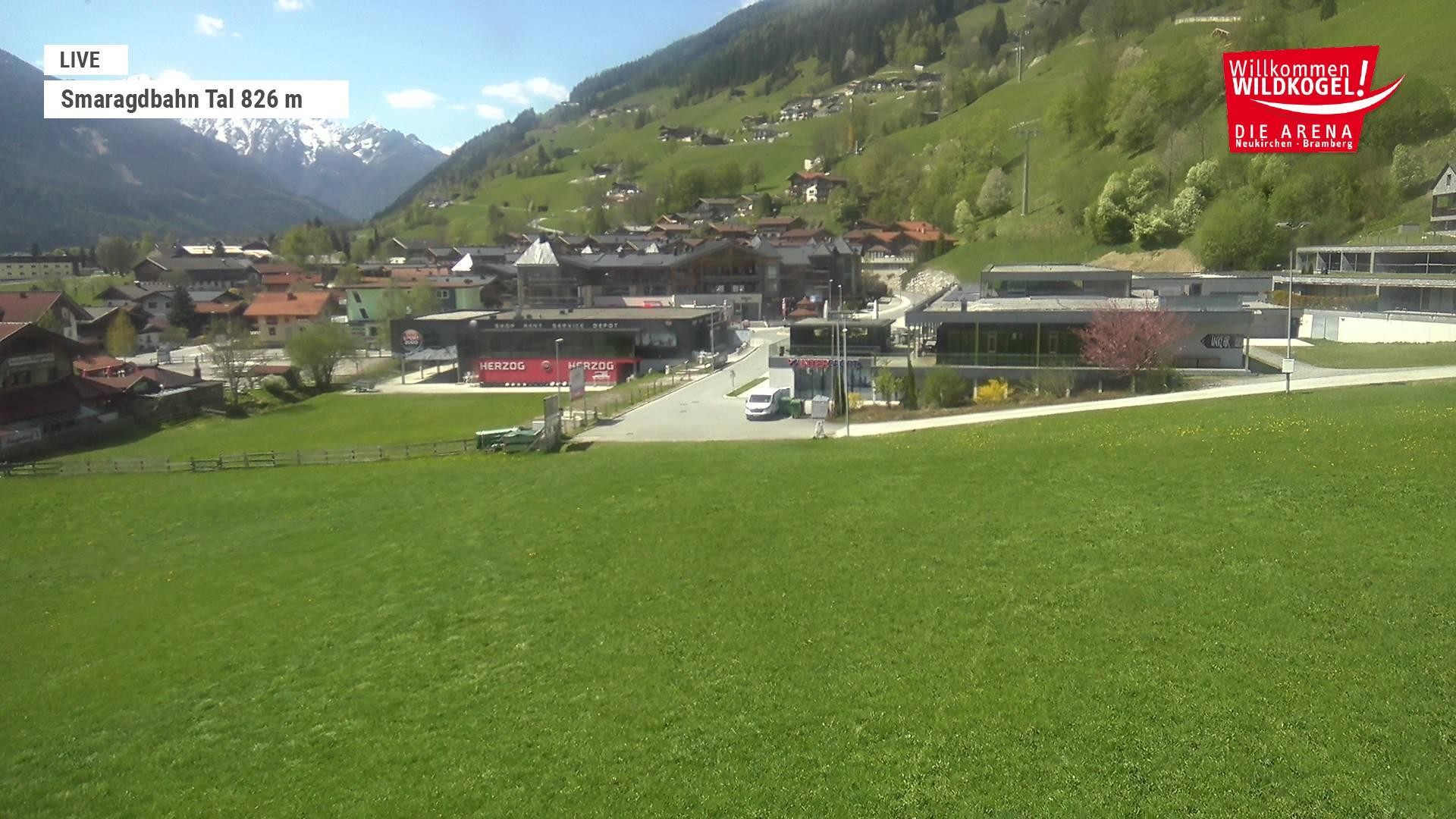 Archived image Webcam Wildkogel: Frühmesserbahn lift - mountain station