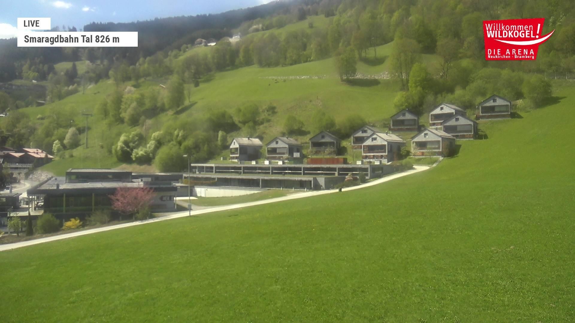 Archived image Webcam Wildkogel: Frühmesserbahn lift - mountain station