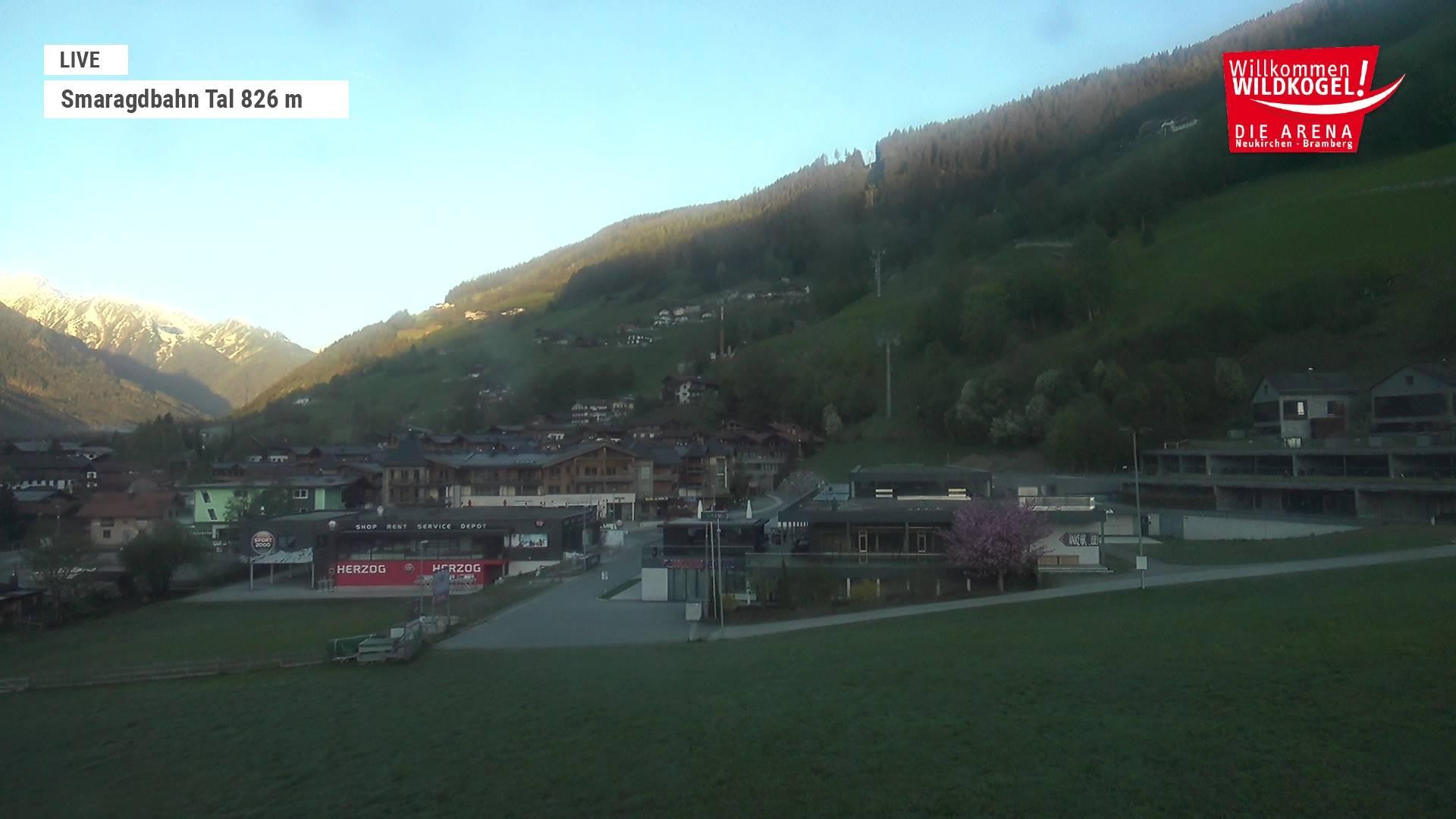 Archiv Foto Webcam Wildkogel: Frühmesserbahn - Bergstation