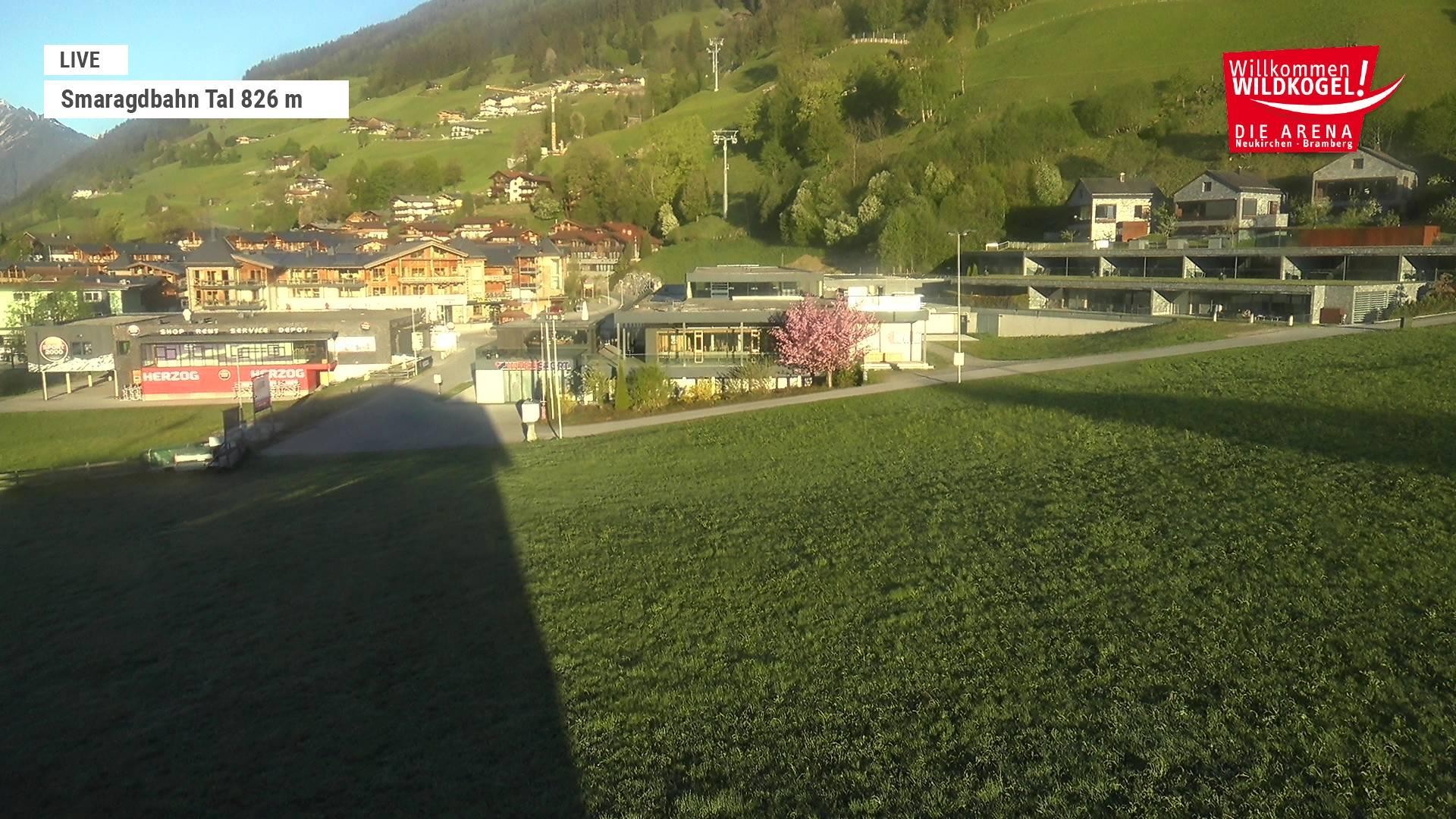 Archiv Foto Webcam Wildkogel: Frühmesserbahn - Bergstation