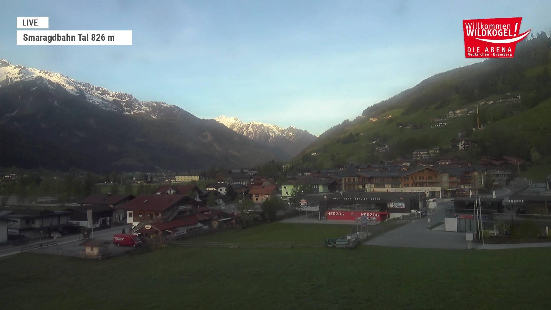 Archiv Foto Webcam Wildkogel: Frühmesserbahn - Bergstation