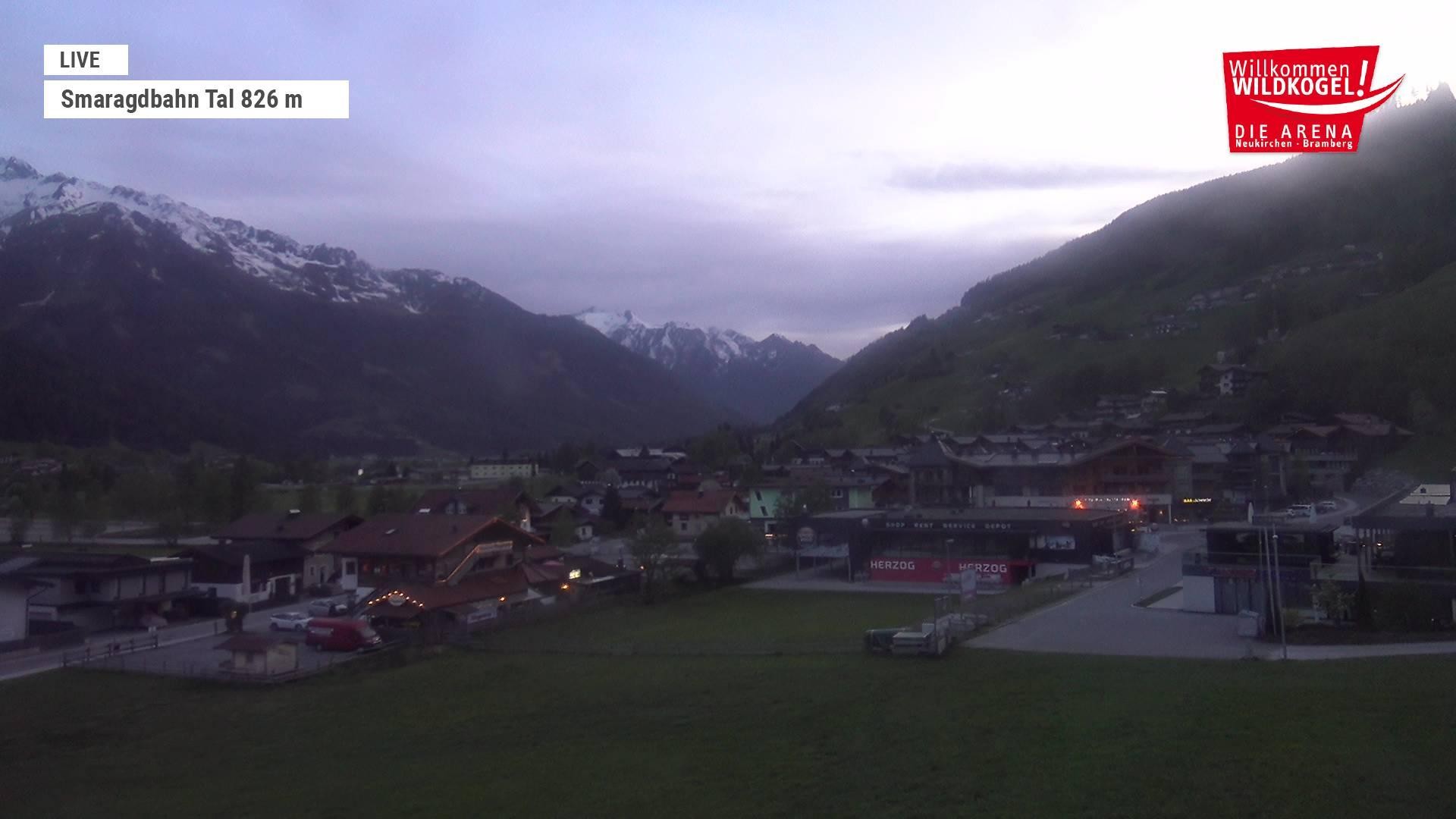 Archiv Foto Webcam Wildkogel: Frühmesserbahn - Bergstation