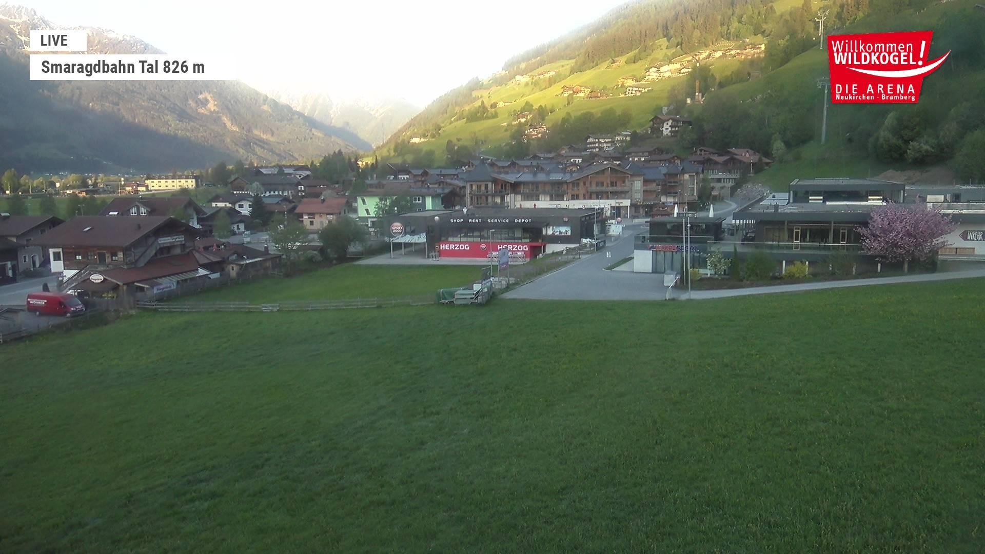 Archiv Foto Webcam Wildkogel: Frühmesserbahn - Bergstation