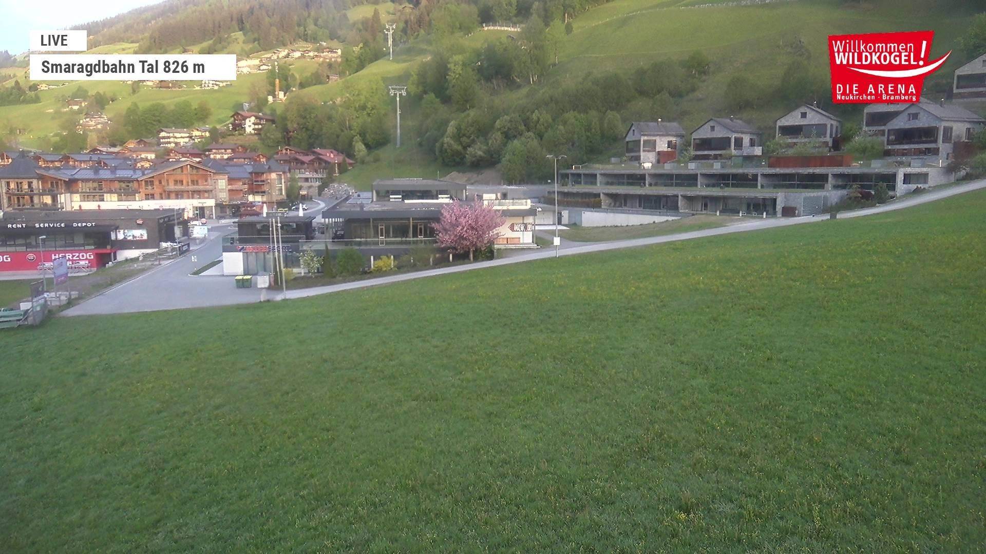 Archiv Foto Webcam Wildkogel: Frühmesserbahn - Bergstation