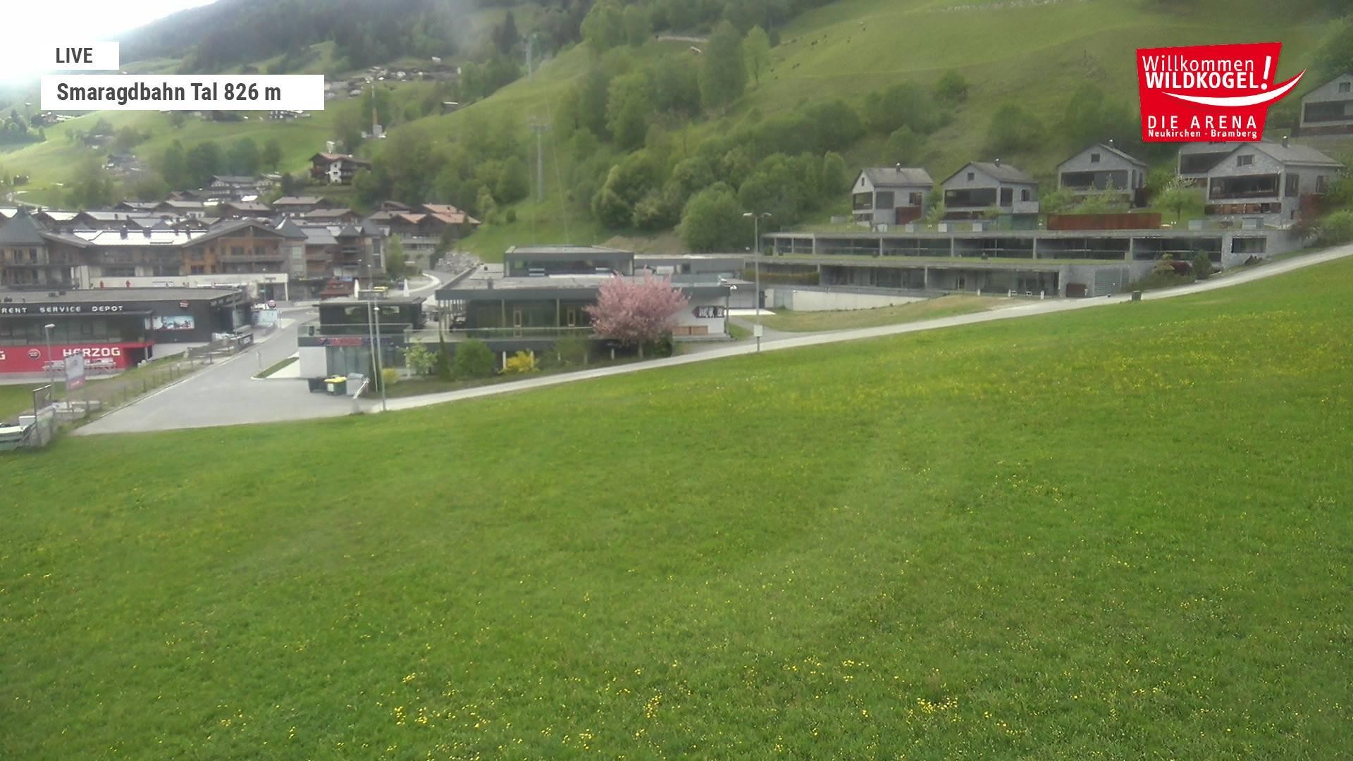 Archiv Foto Webcam Wildkogel: Frühmesserbahn - Bergstation