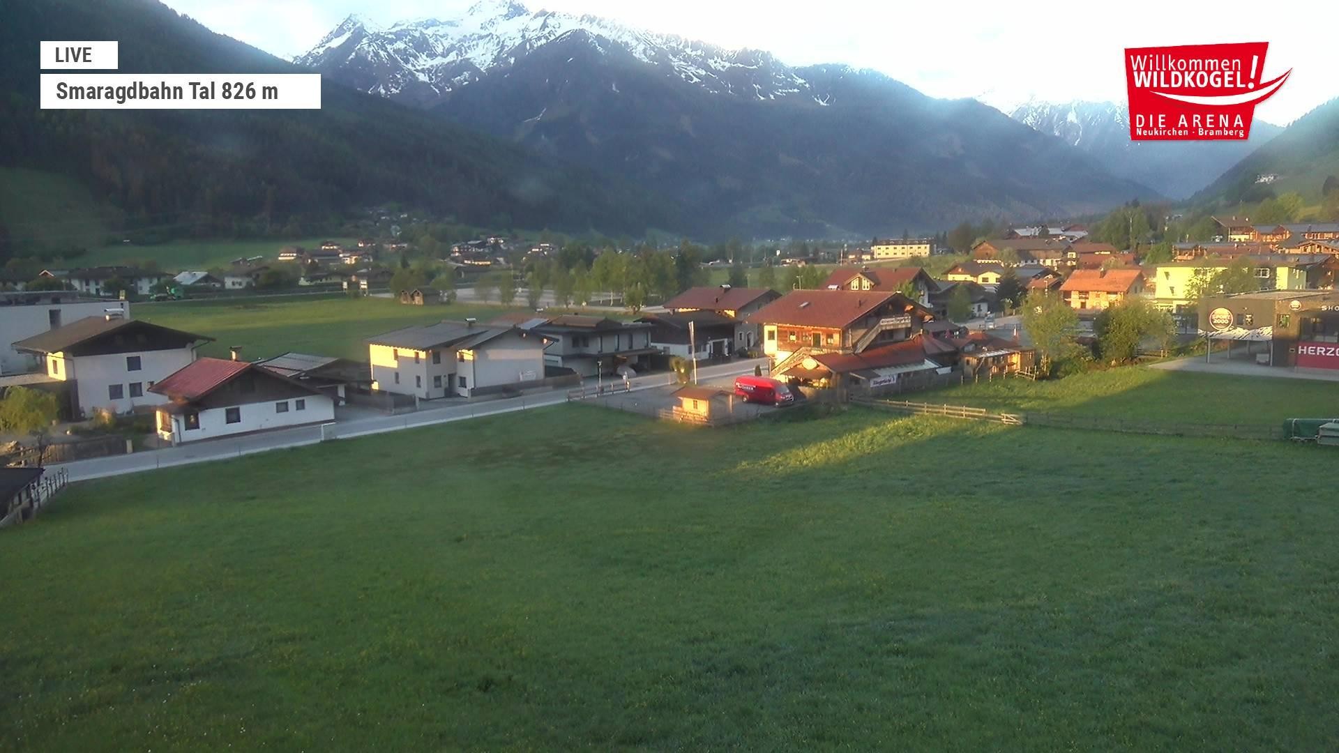 Archiv Foto Webcam Wildkogel: Frühmesserbahn - Bergstation