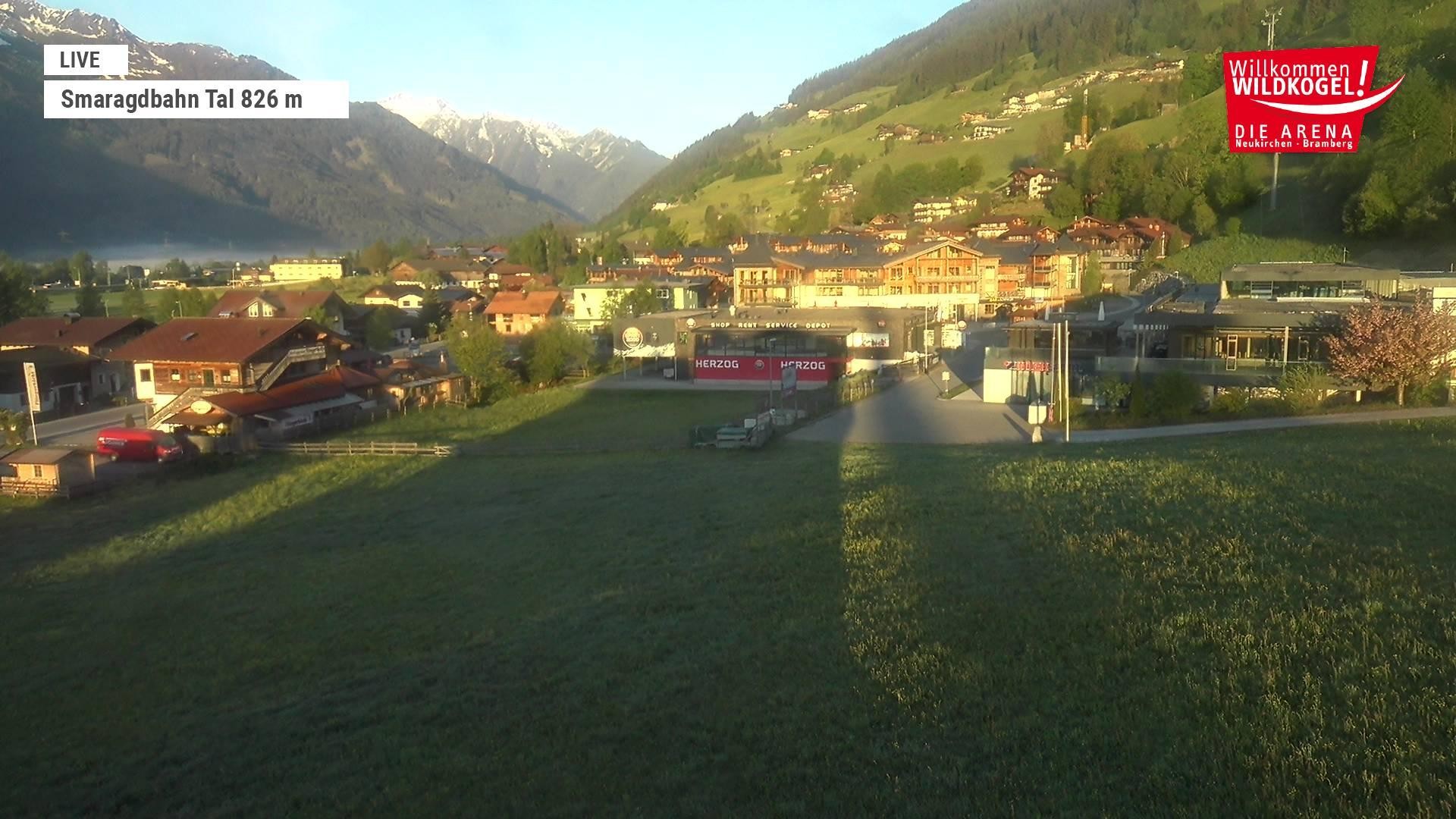 Archiv Foto Webcam Wildkogel: Frühmesserbahn - Bergstation