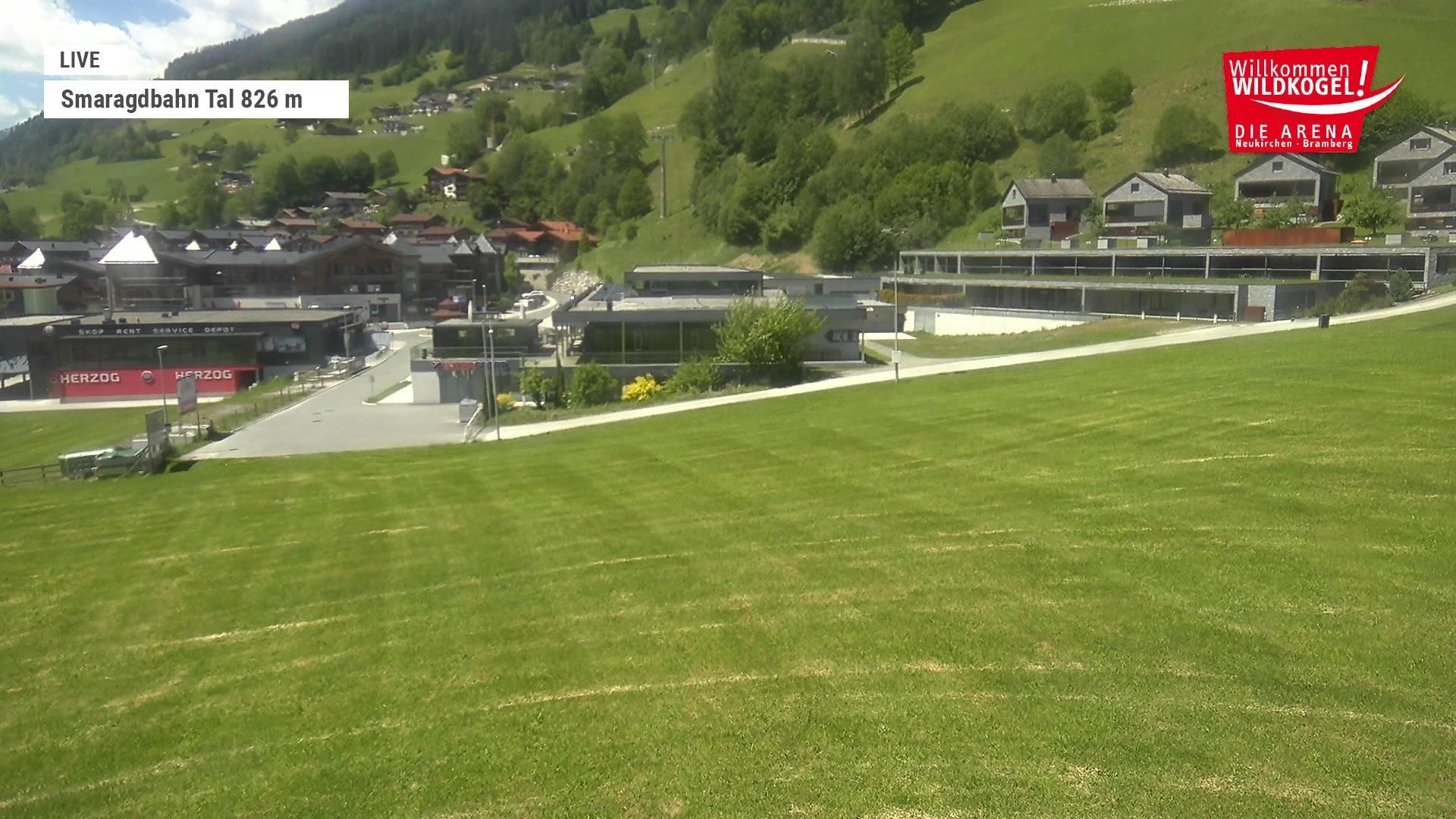 Archiv Foto Webcam Wildkogel: Frühmesserbahn - Bergstation