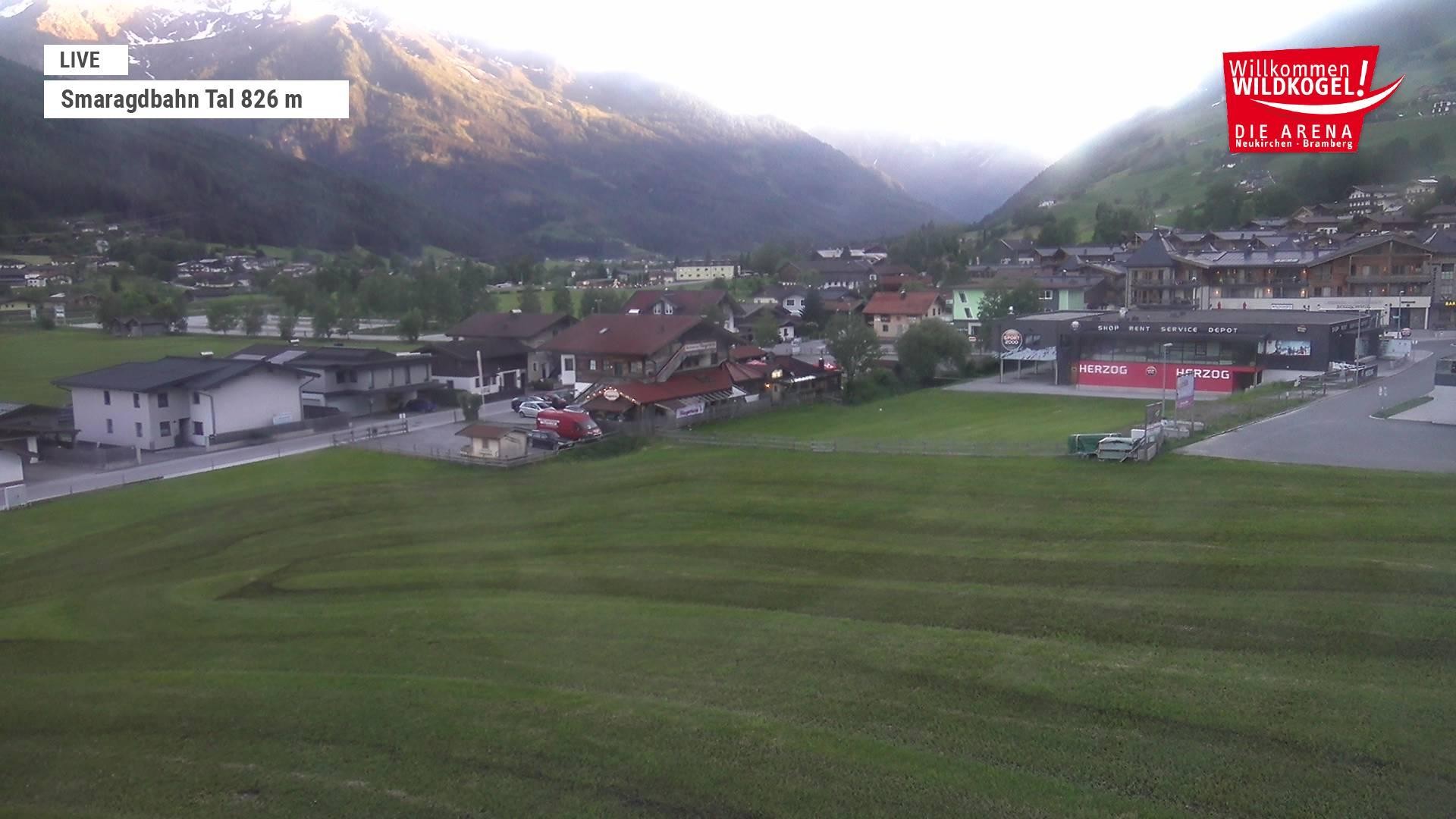 Archiv Foto Webcam Wildkogel: Frühmesserbahn - Bergstation