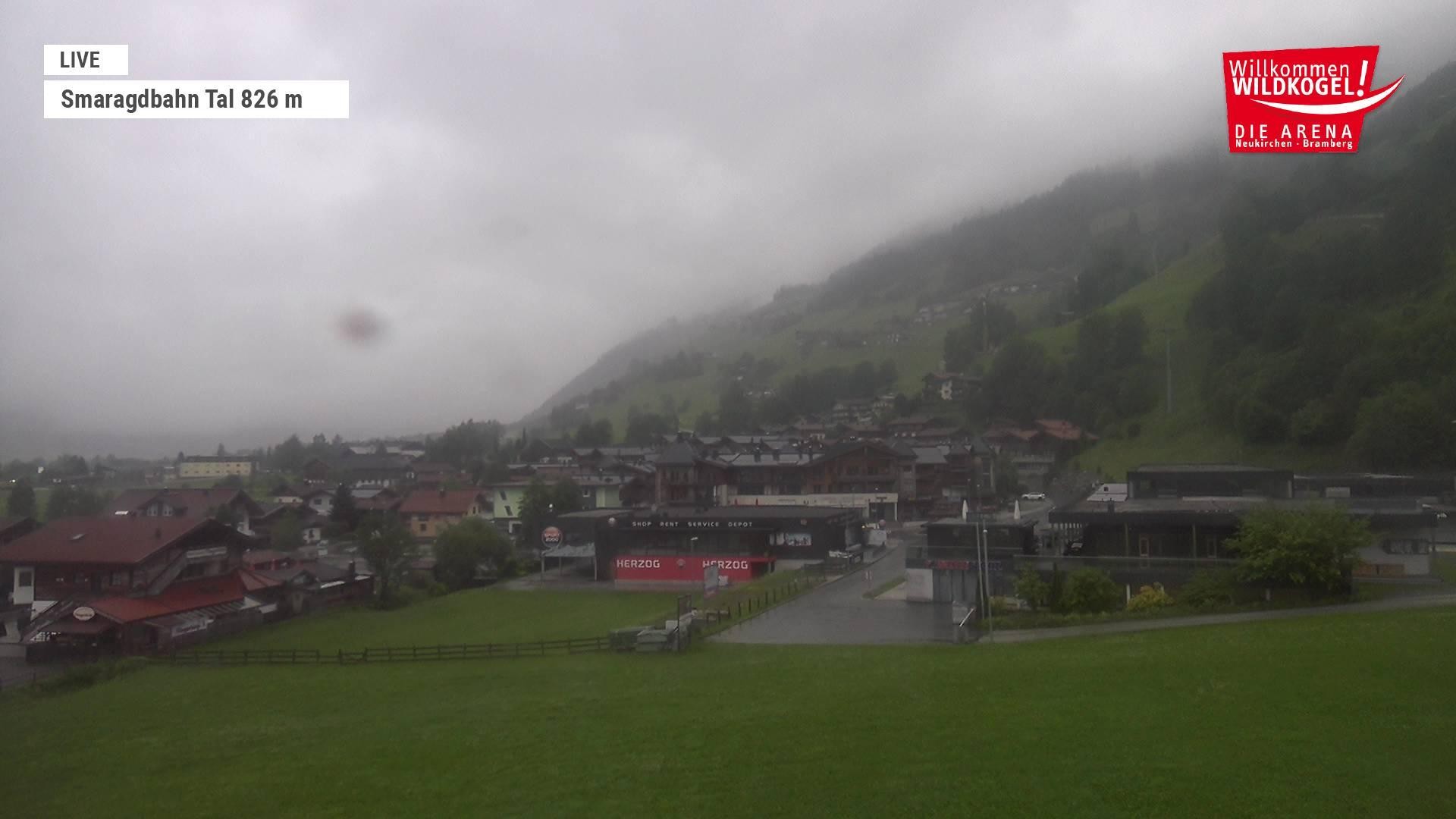 Archiv Foto Webcam Wildkogel: Frühmesserbahn - Bergstation