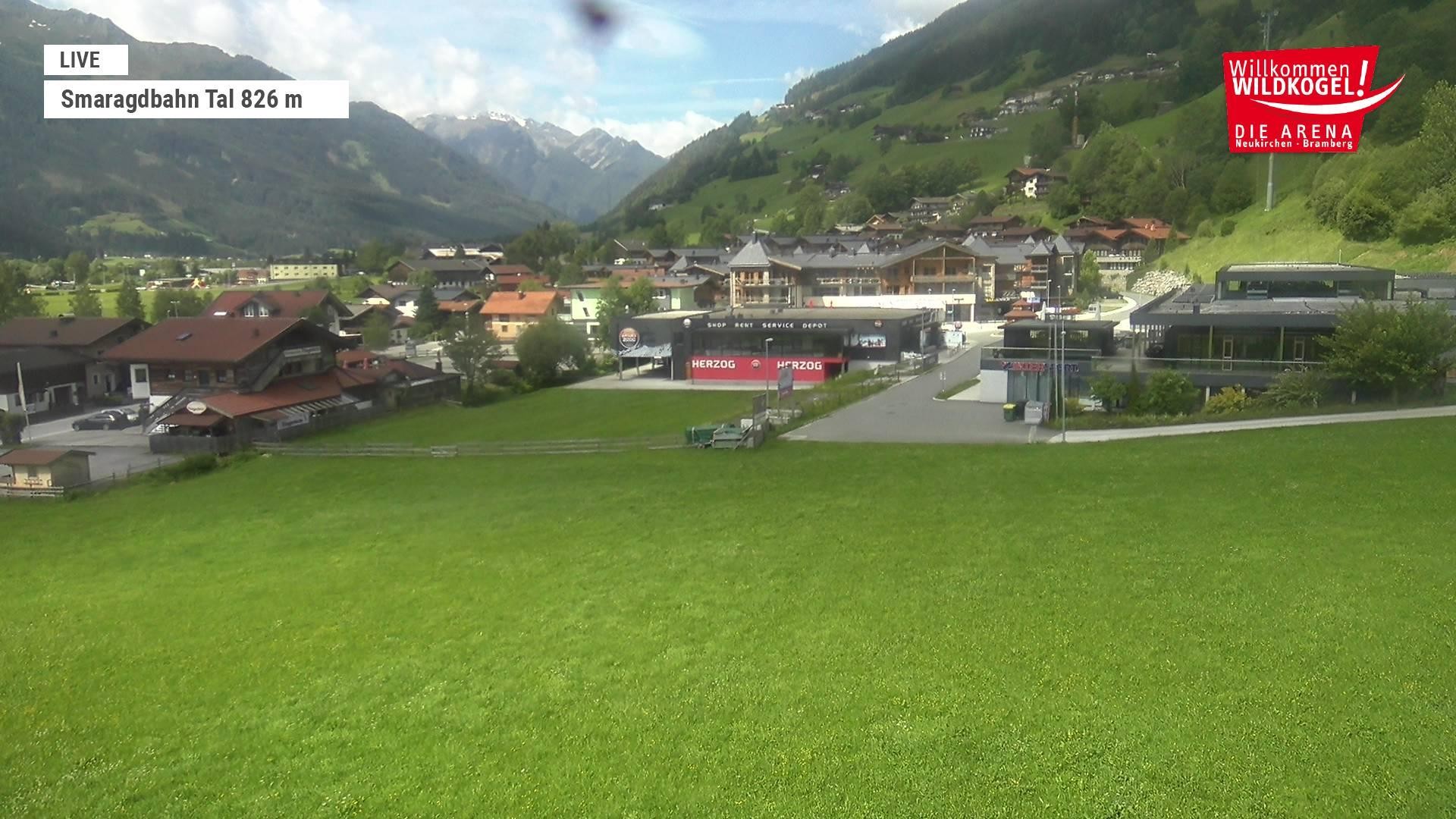 Archived image Webcam Wildkogel: Frühmesserbahn lift - mountain station
