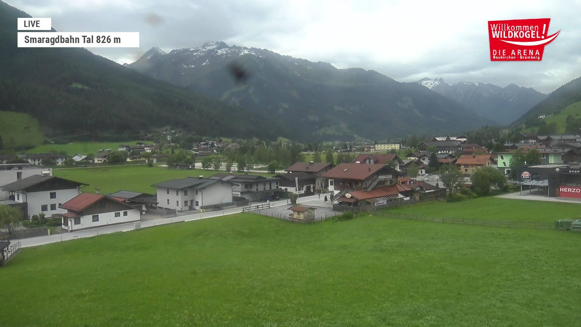 Archiv Foto Webcam Wildkogel: Frühmesserbahn - Bergstation