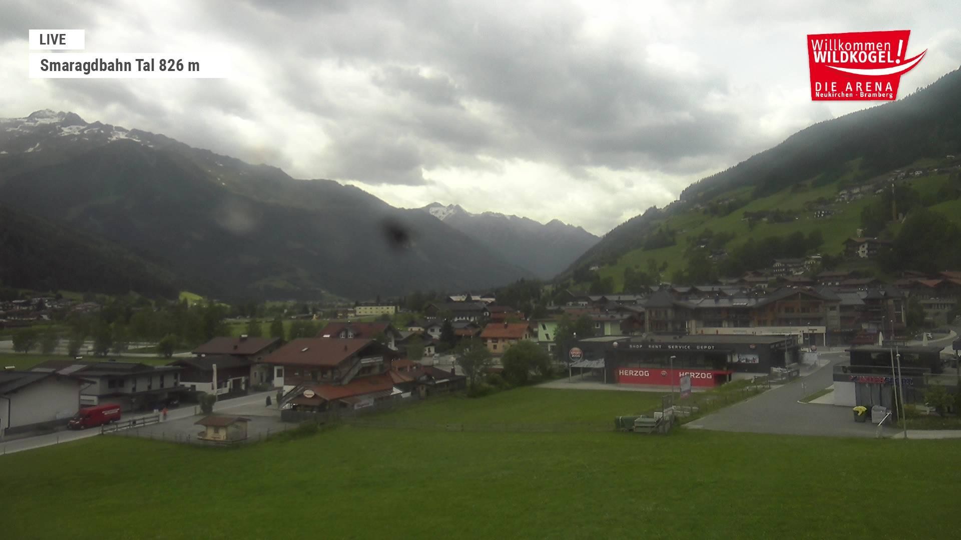 Archiv Foto Webcam Wildkogel: Frühmesserbahn - Bergstation