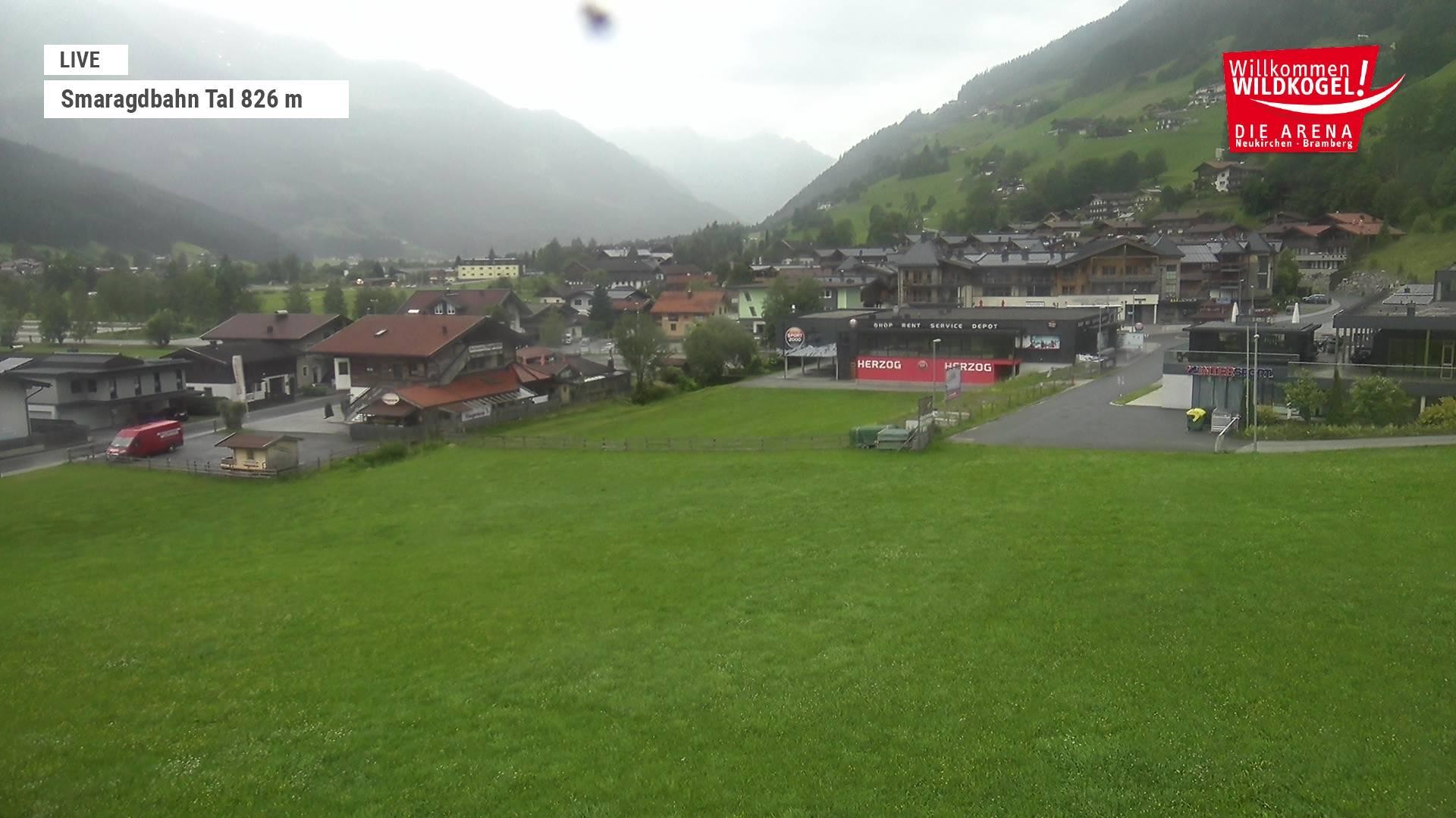 Archiv Foto Webcam Wildkogel: Frühmesserbahn - Bergstation