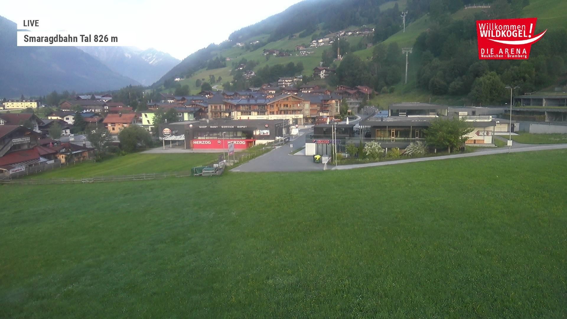 Archiv Foto Webcam Wildkogel: Frühmesserbahn - Bergstation
