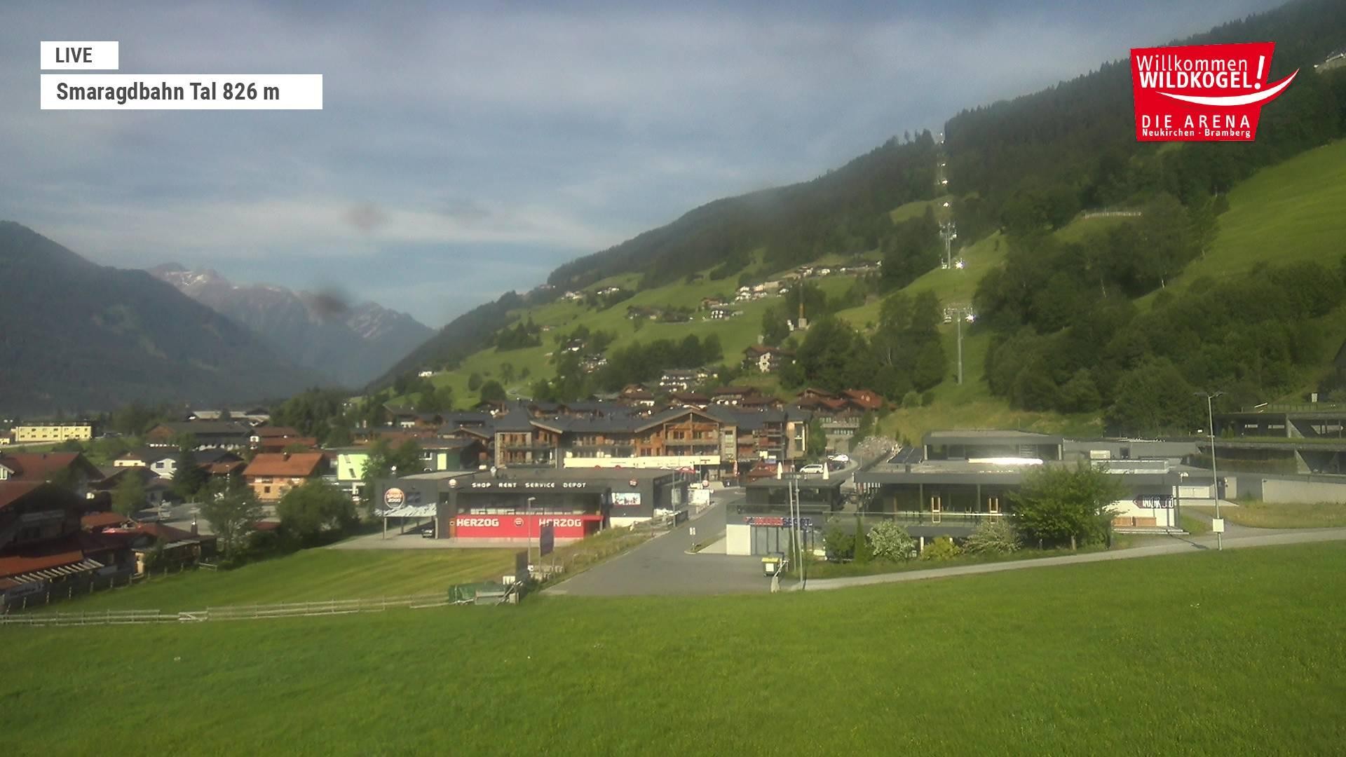 Archiv Foto Webcam Wildkogel: Frühmesserbahn - Bergstation
