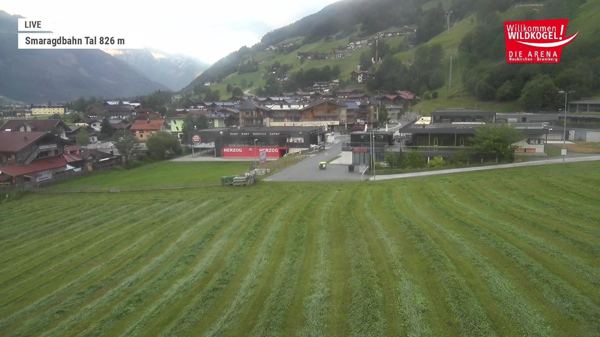 Archiv Foto Webcam Wildkogel: Frühmesserbahn - Bergstation