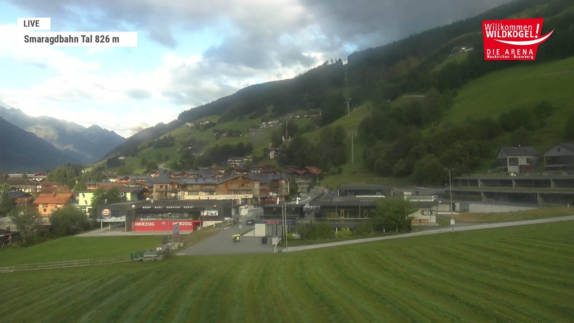 Archiv Foto Webcam Wildkogel: Frühmesserbahn - Bergstation