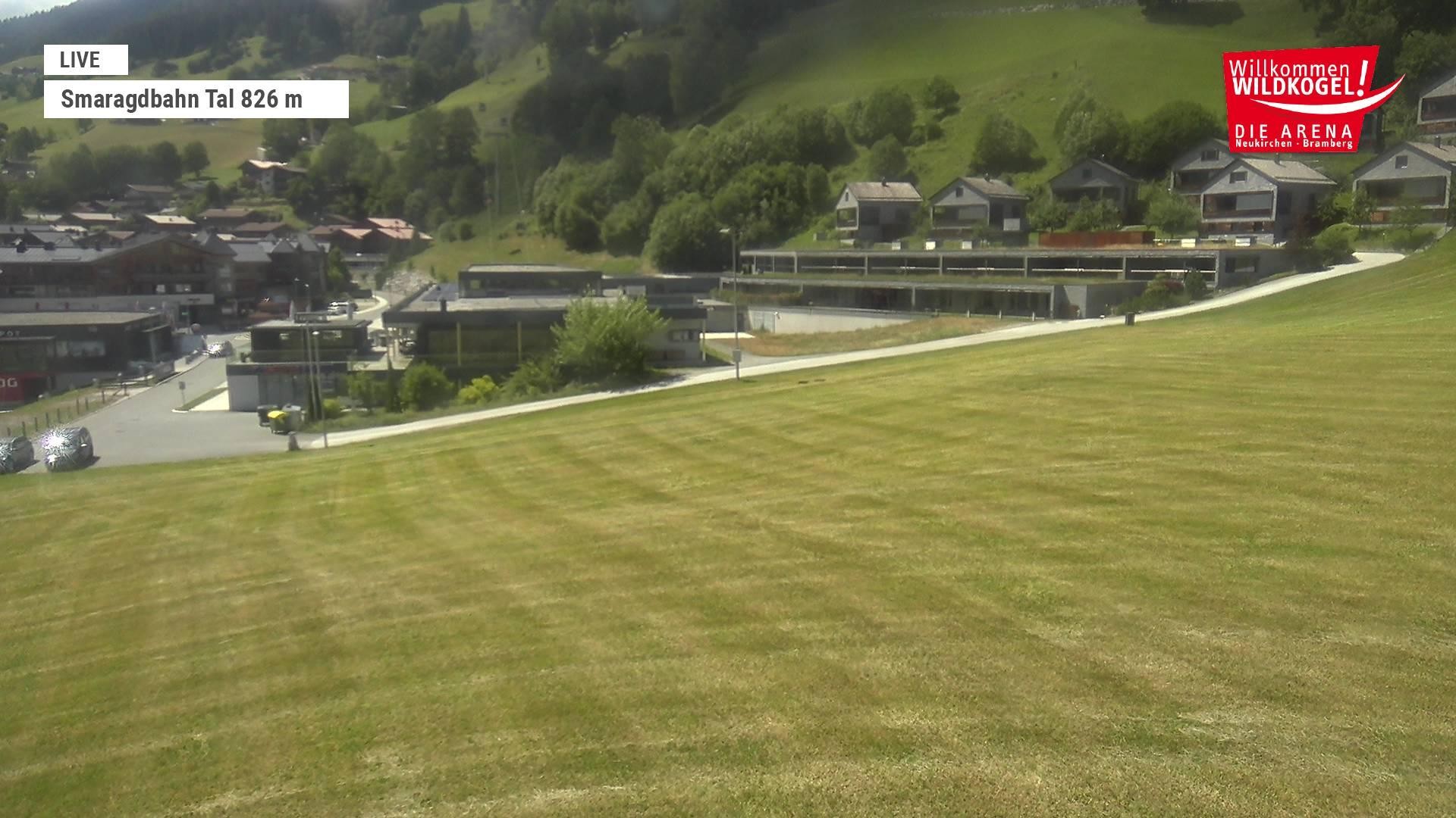 Archived image Webcam Wildkogel: Frühmesserbahn lift - mountain station