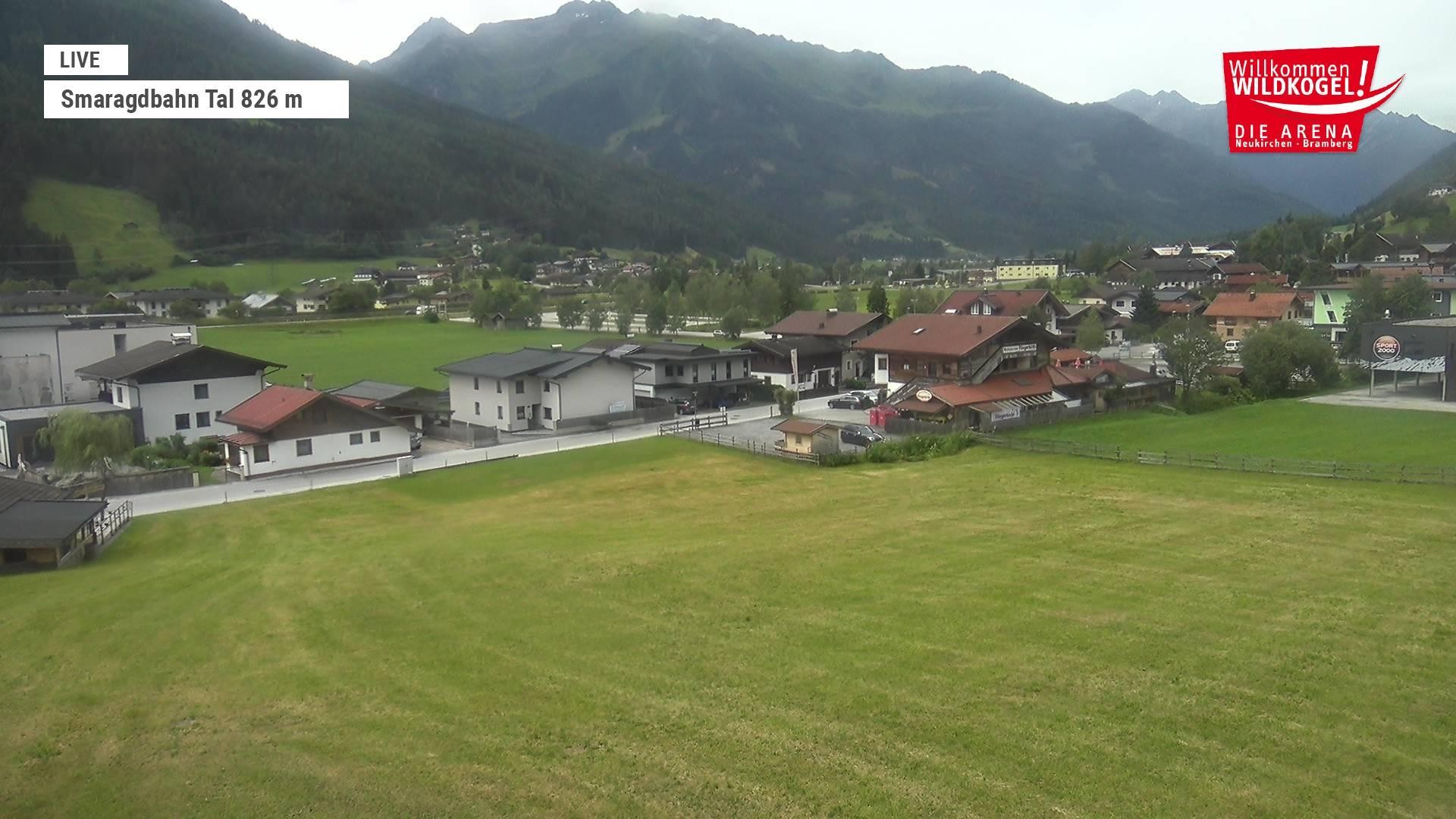 Archived image Webcam Wildkogel: Frühmesserbahn lift - mountain station