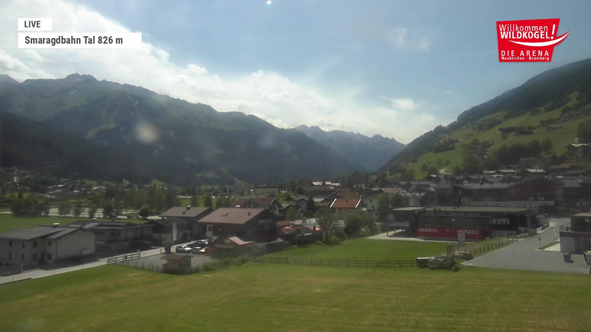 Archived image Webcam Wildkogel: Frühmesserbahn lift - mountain station