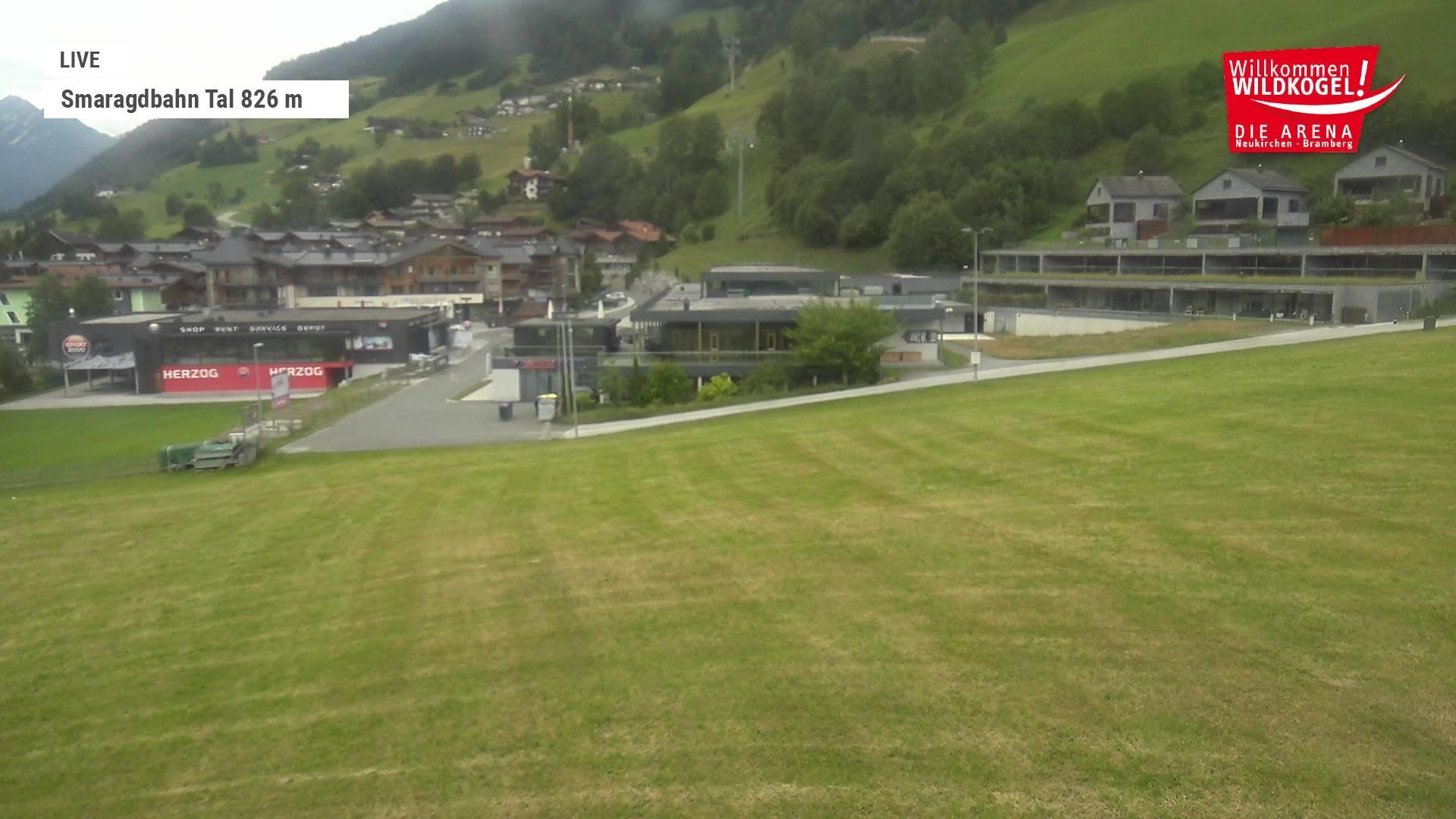 Archived image Webcam Wildkogel: Frühmesserbahn lift - mountain station