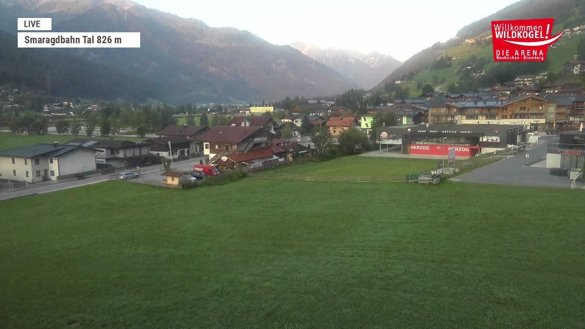 Archiv Foto Webcam Wildkogel: Frühmesserbahn - Bergstation