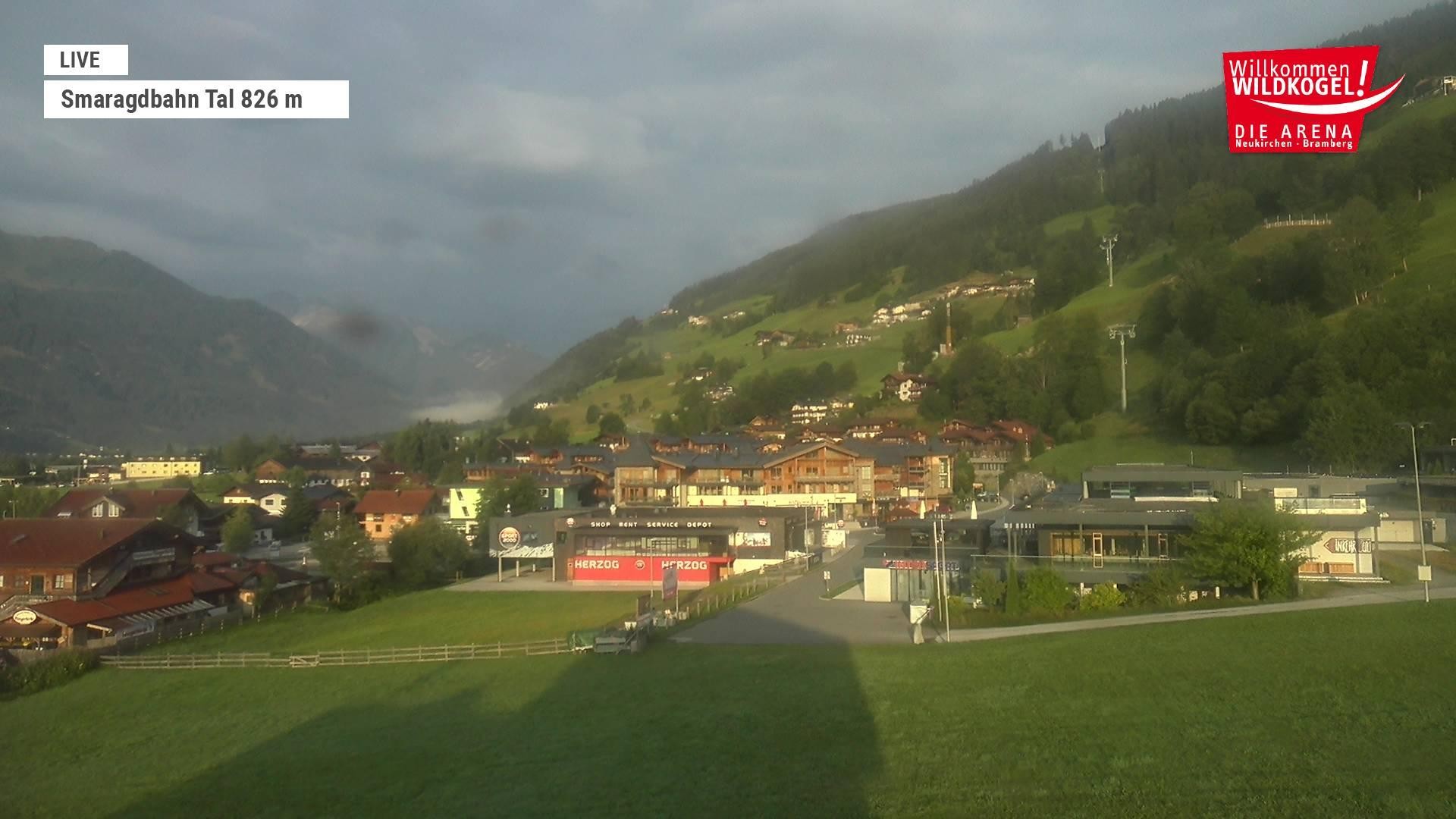 Archiv Foto Webcam Wildkogel: Frühmesserbahn - Bergstation