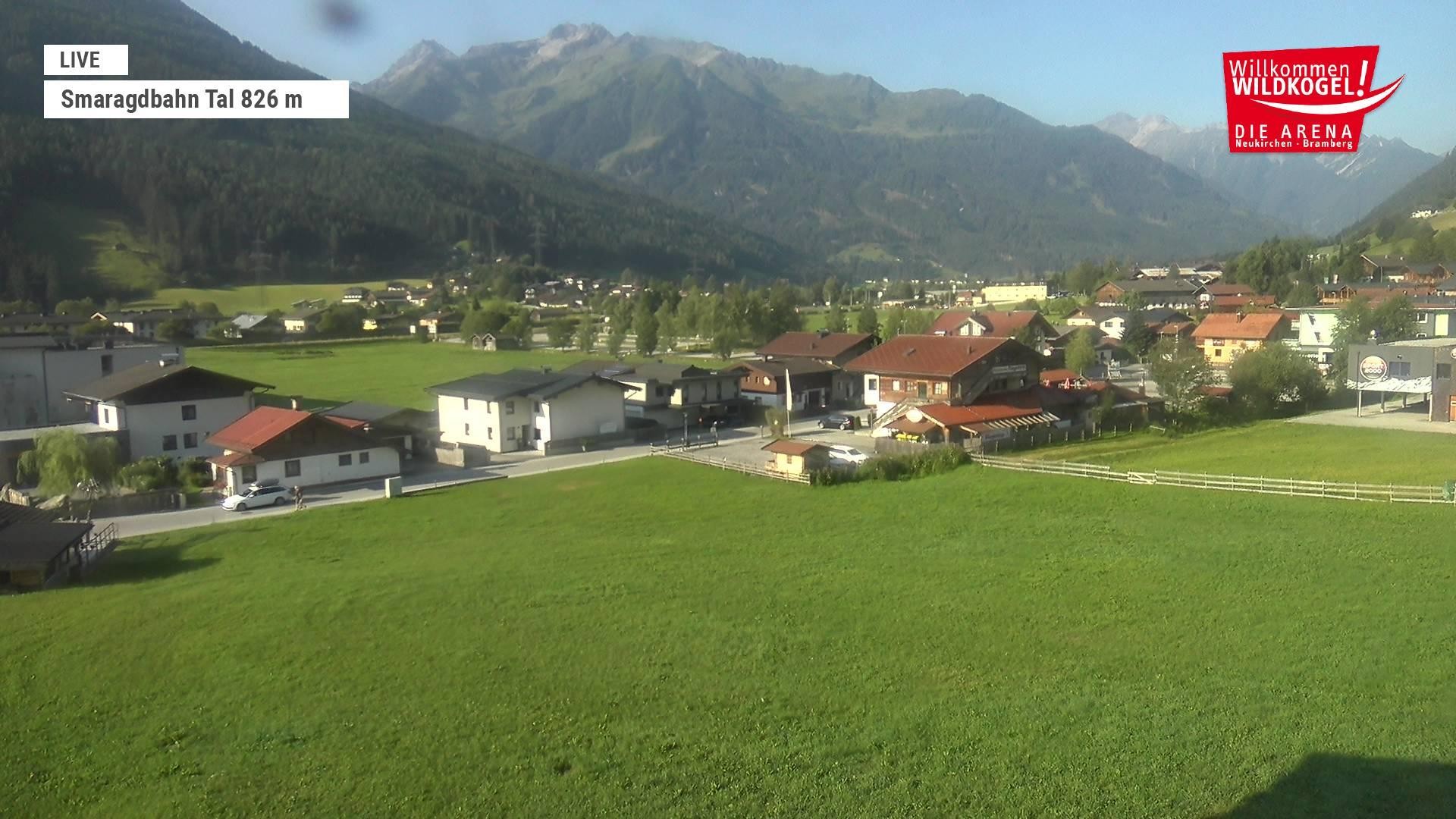 Archived image Webcam Wildkogel: Frühmesserbahn lift - mountain station