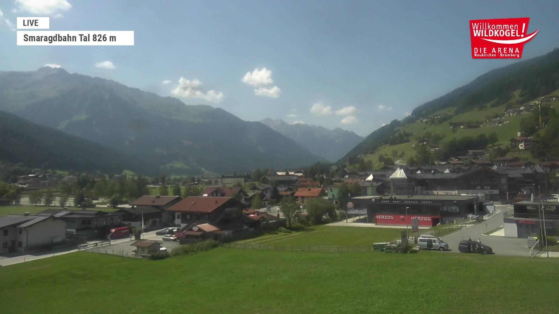 Archived image Webcam Wildkogel: Frühmesserbahn lift - mountain station