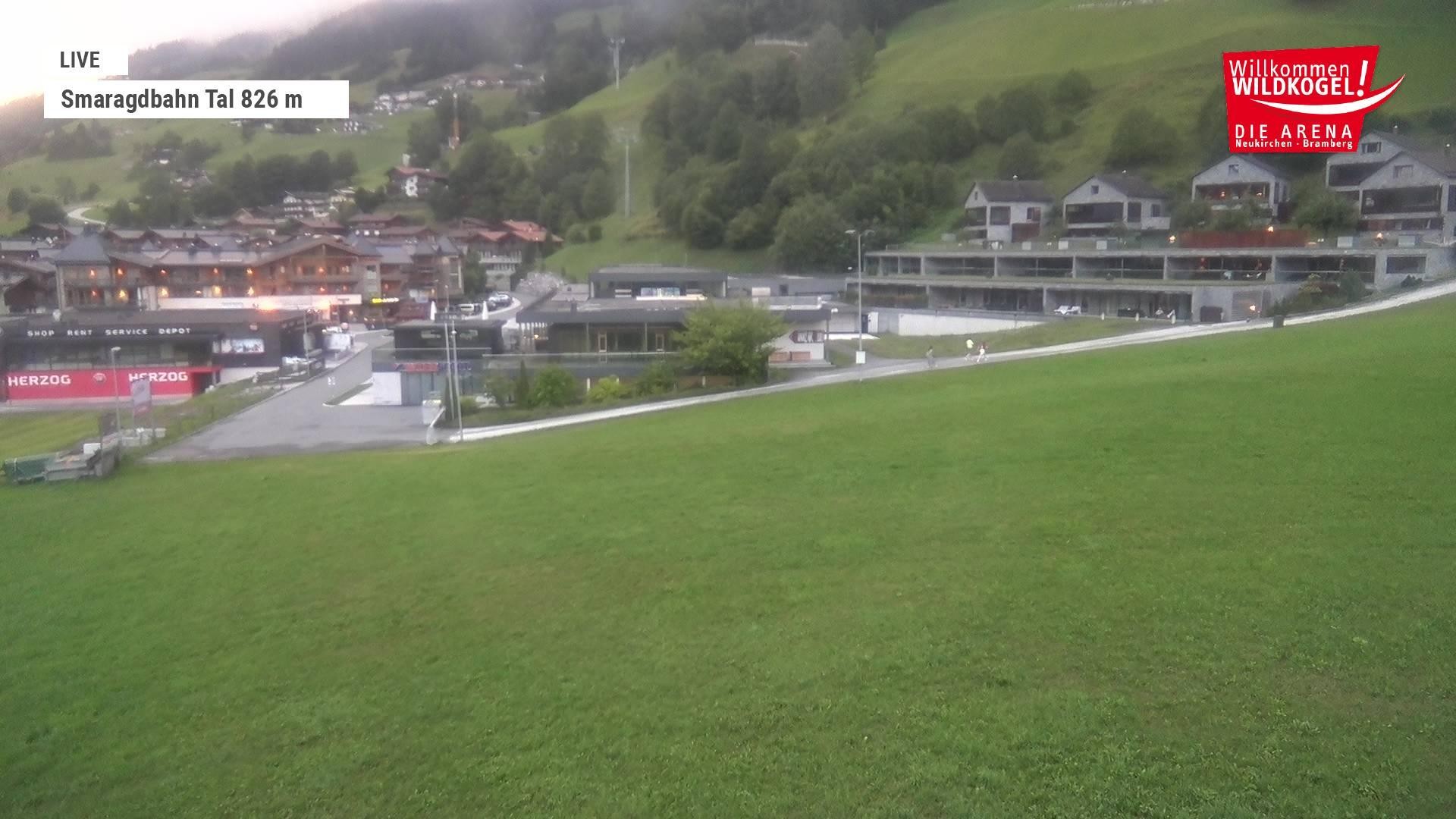Archiv Foto Webcam Wildkogel: Frühmesserbahn - Bergstation