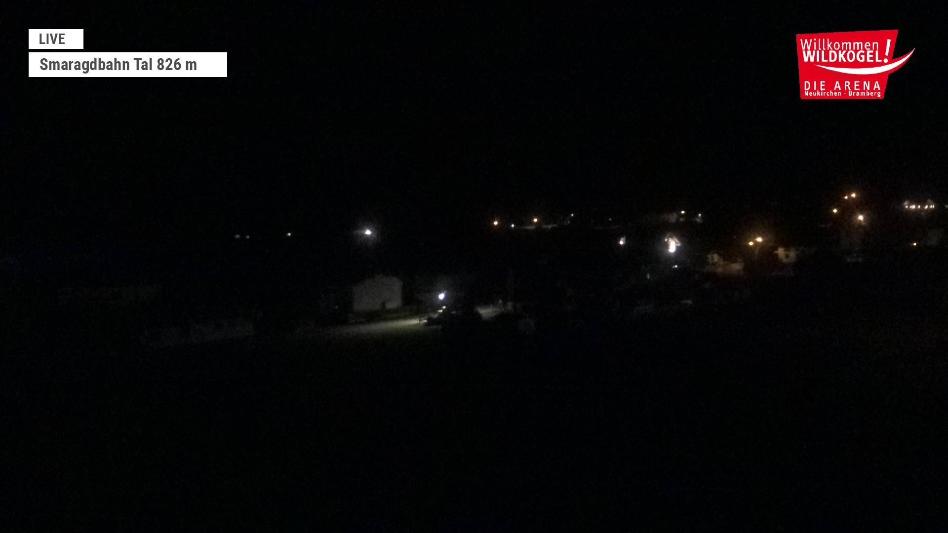Archived image Webcam Wildkogel: Frühmesserbahn lift - mountain station