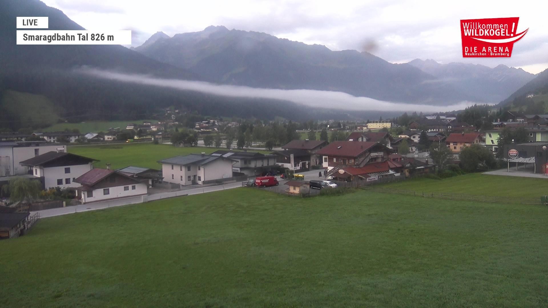 Archived image Webcam Wildkogel: Frühmesserbahn lift - mountain station