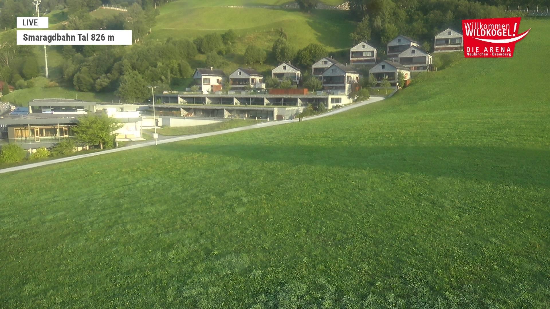 Archived image Webcam Wildkogel: Frühmesserbahn lift - mountain station