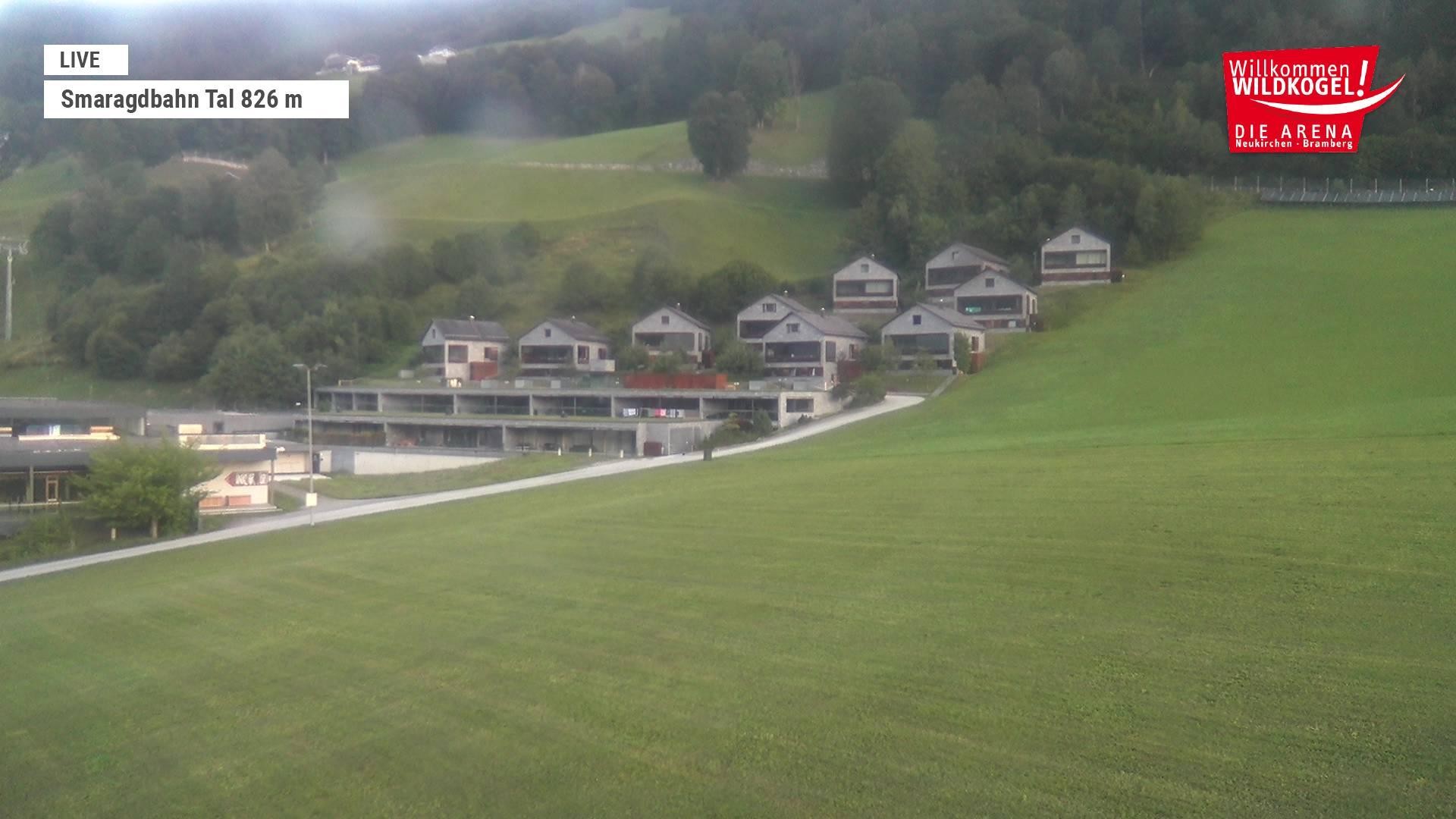 Archived image Webcam Wildkogel: Frühmesserbahn lift - mountain station