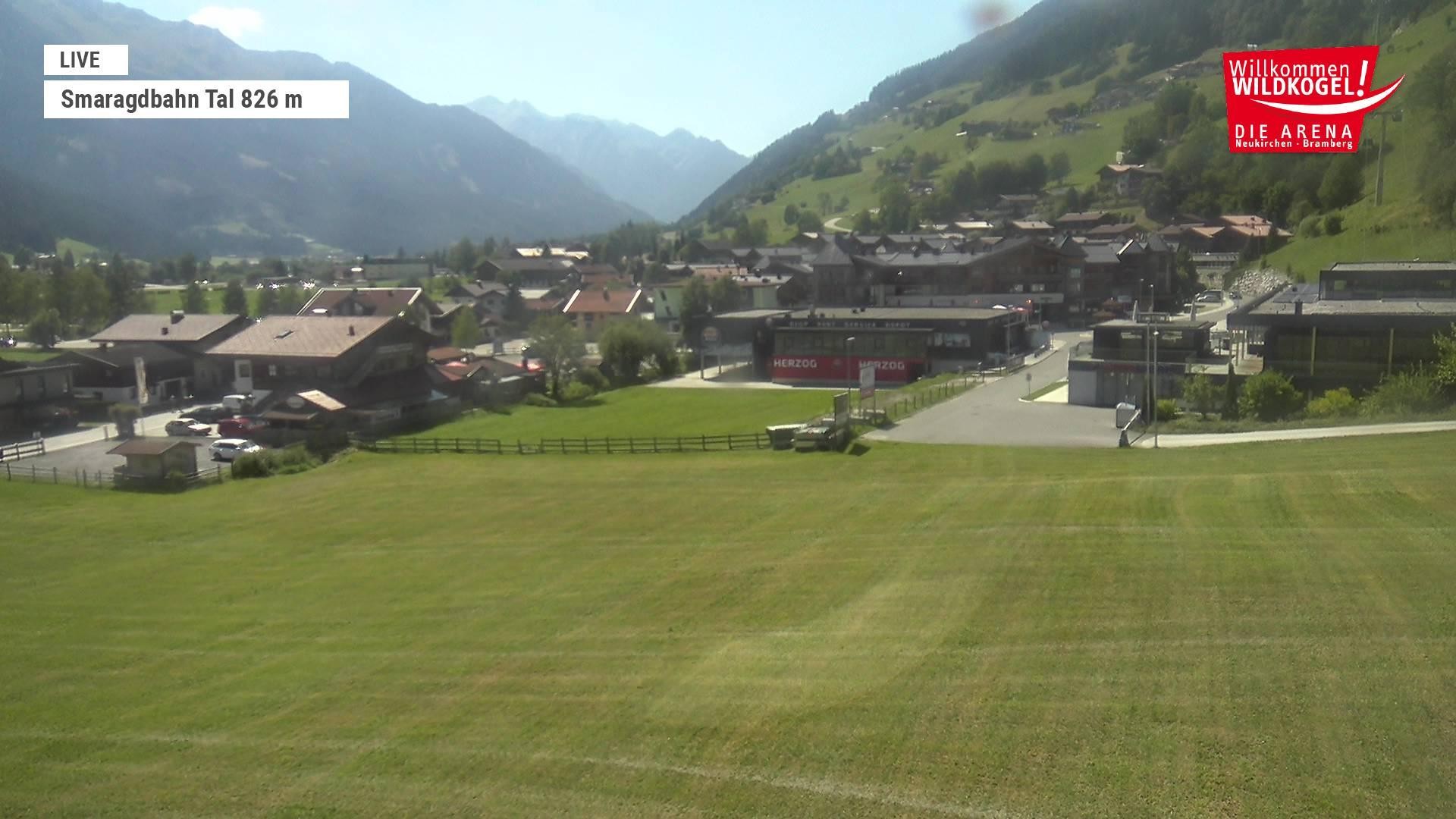 Archived image Webcam Wildkogel: Frühmesserbahn lift - mountain station
