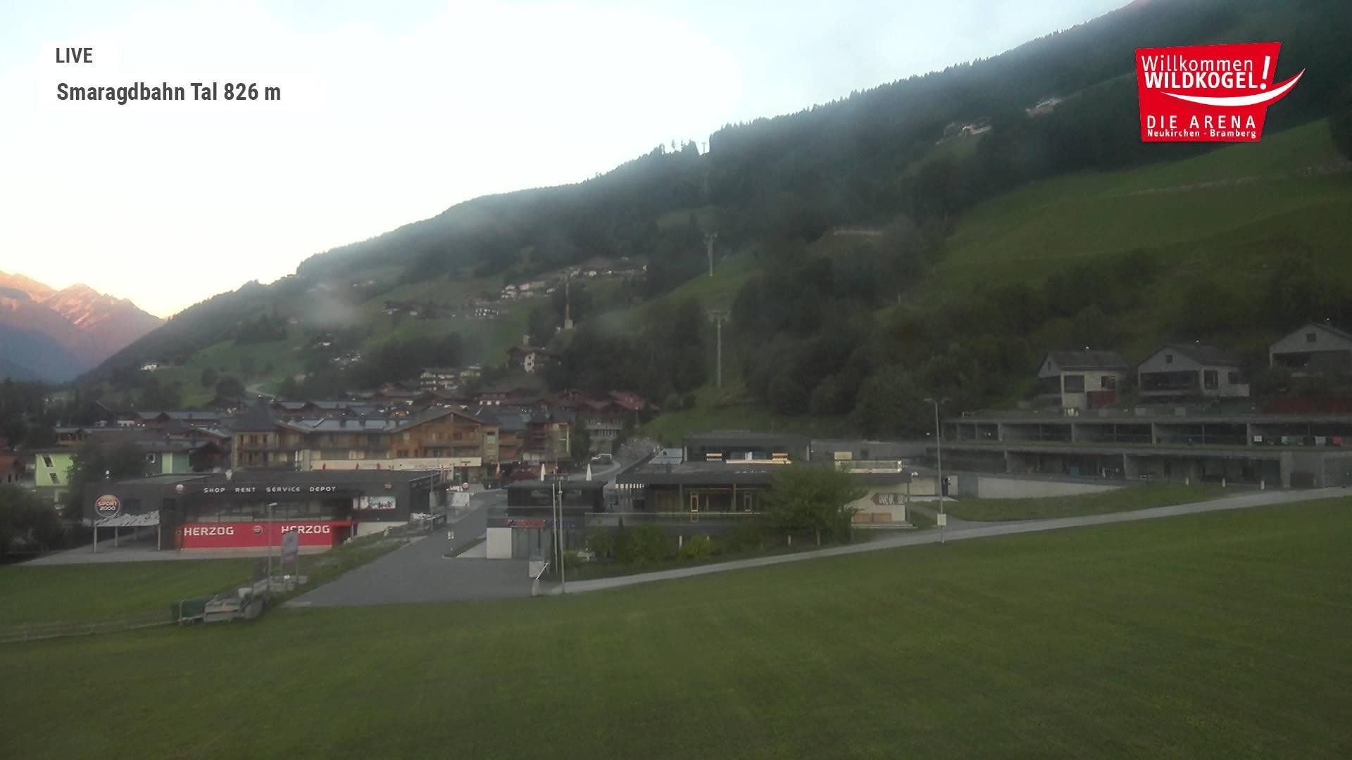 Archiv Foto Webcam Wildkogel: Frühmesserbahn - Bergstation