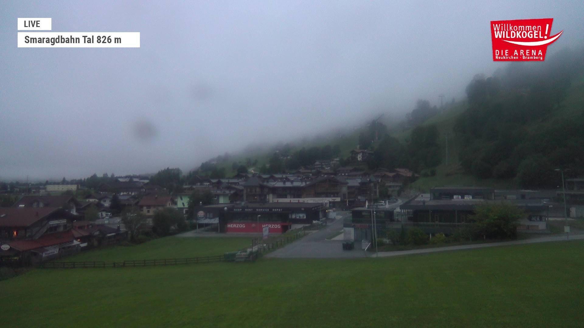 Archiv Foto Webcam Wildkogel: Frühmesserbahn - Bergstation