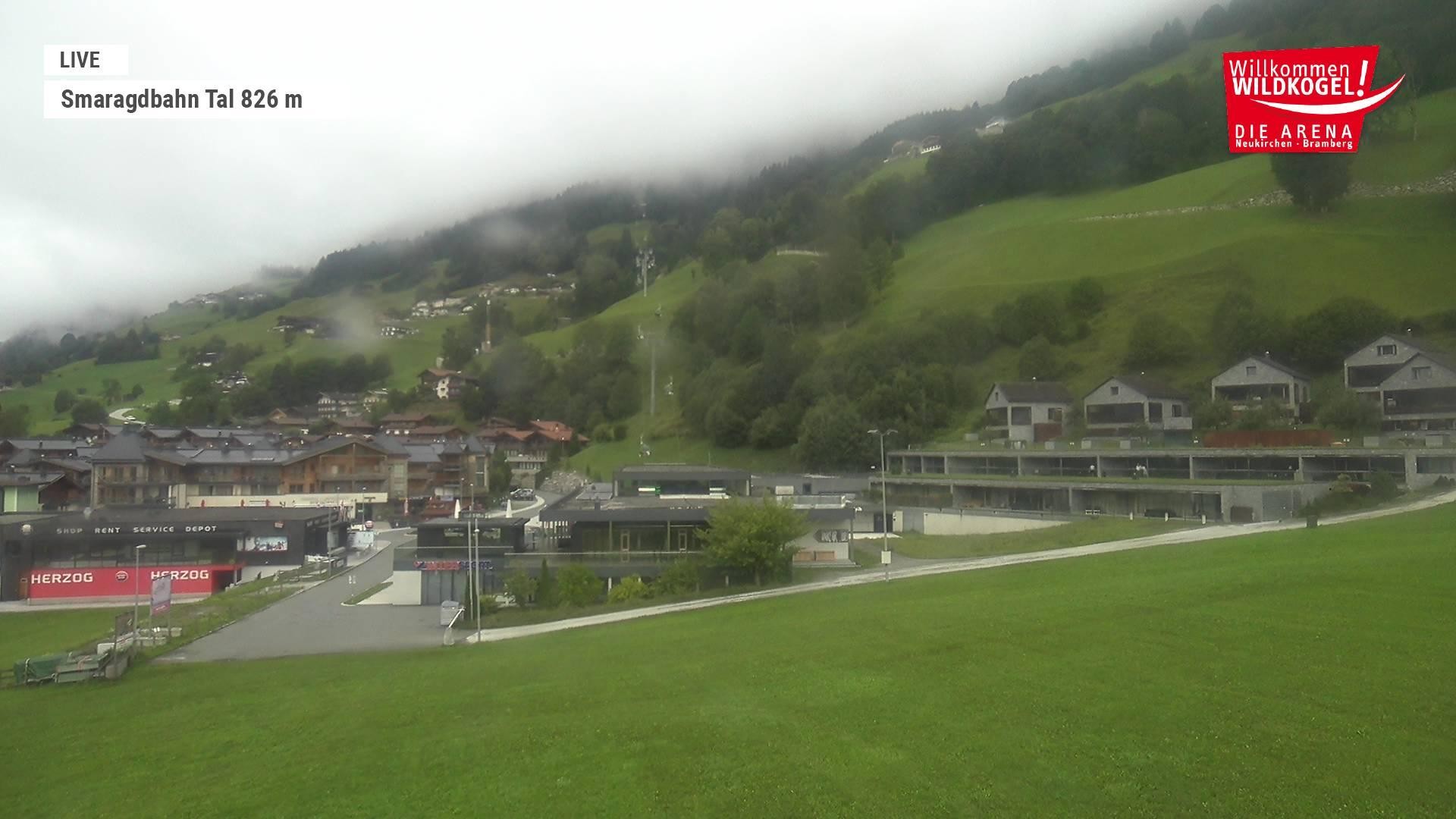 Archived image Webcam Wildkogel: Frühmesserbahn lift - mountain station