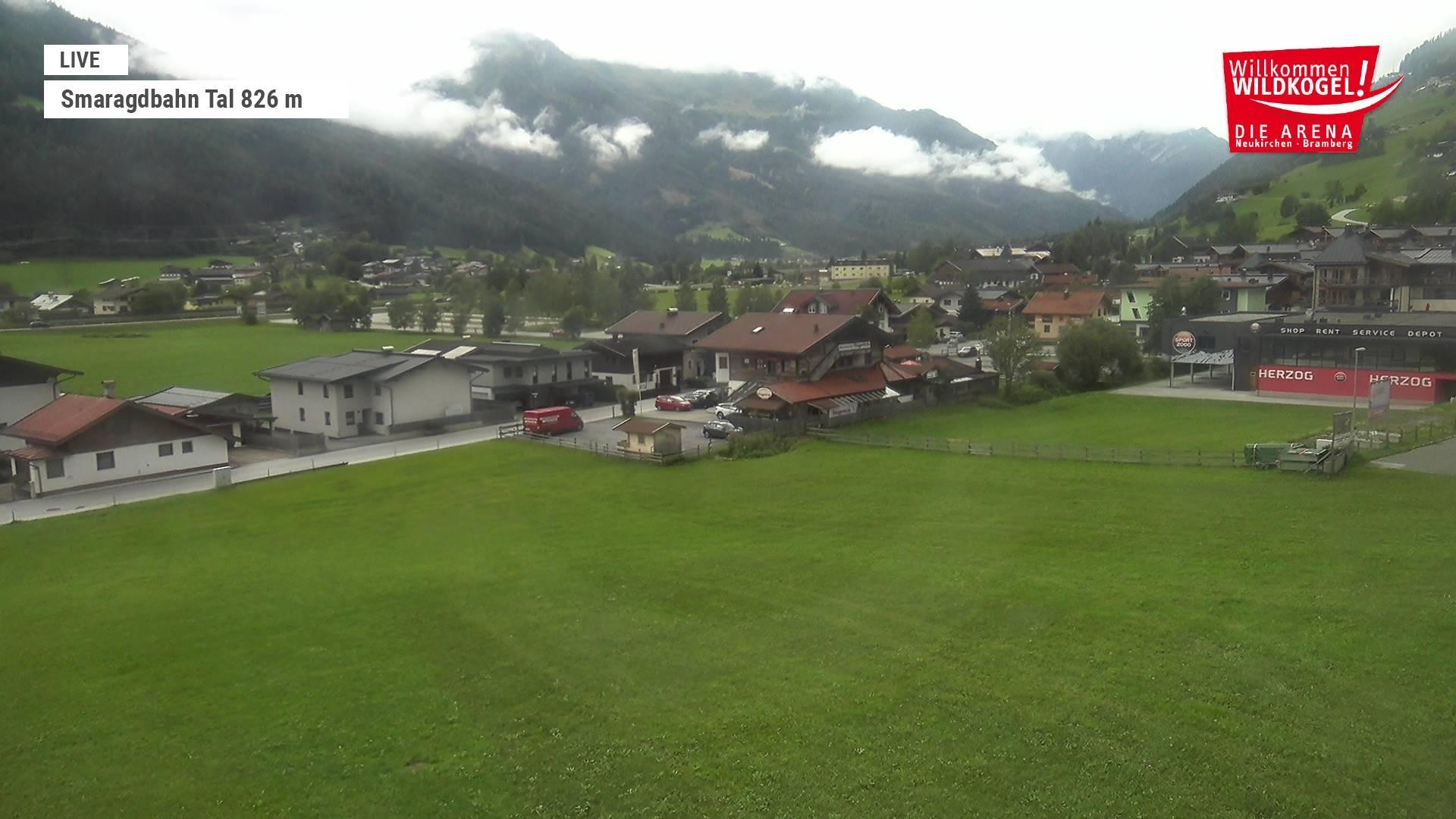 Archived image Webcam Wildkogel: Frühmesserbahn lift - mountain station