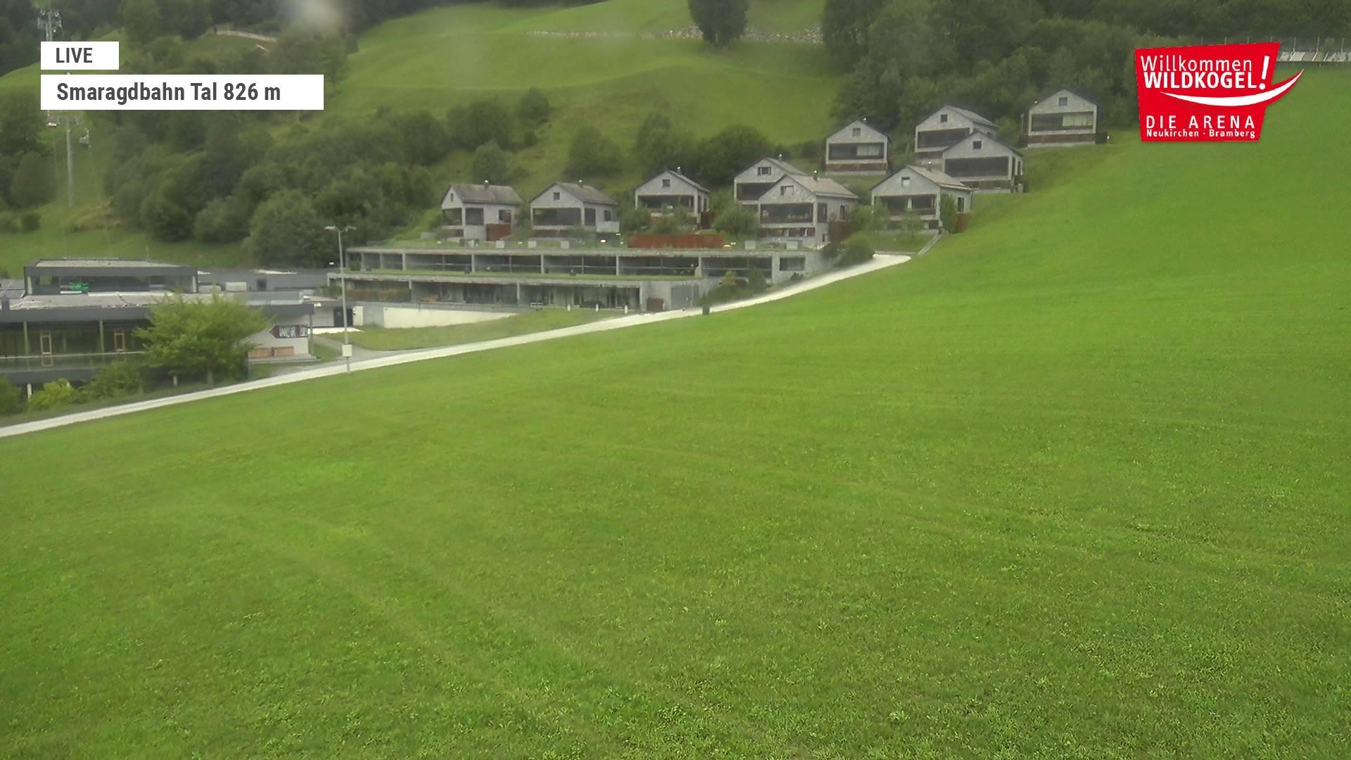 Archived image Webcam Wildkogel: Frühmesserbahn lift - mountain station